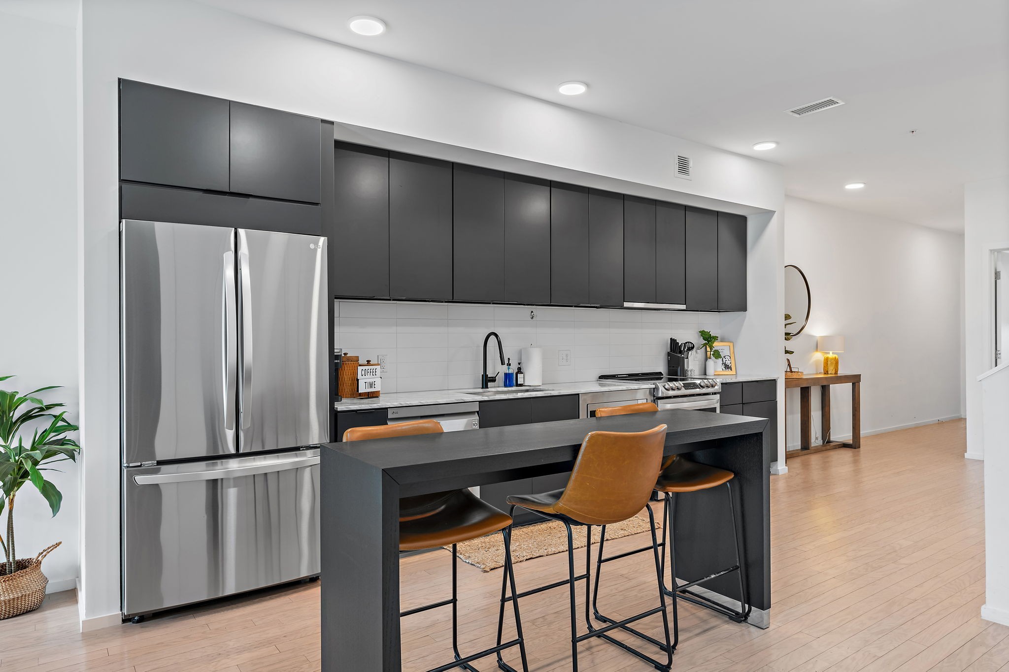 700 1st Ave, N Unit: 504