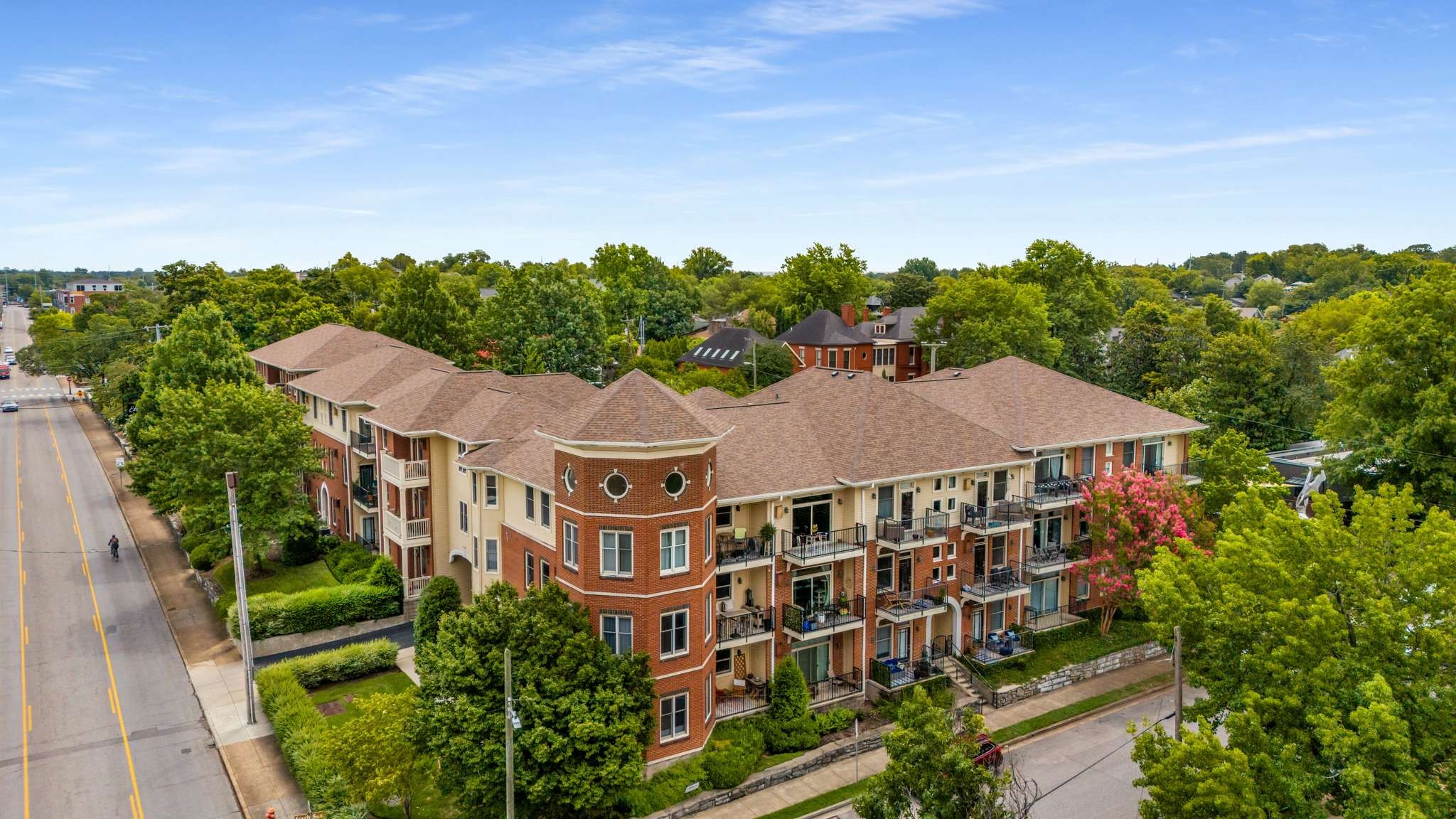 800 Woodland St Unit: 307