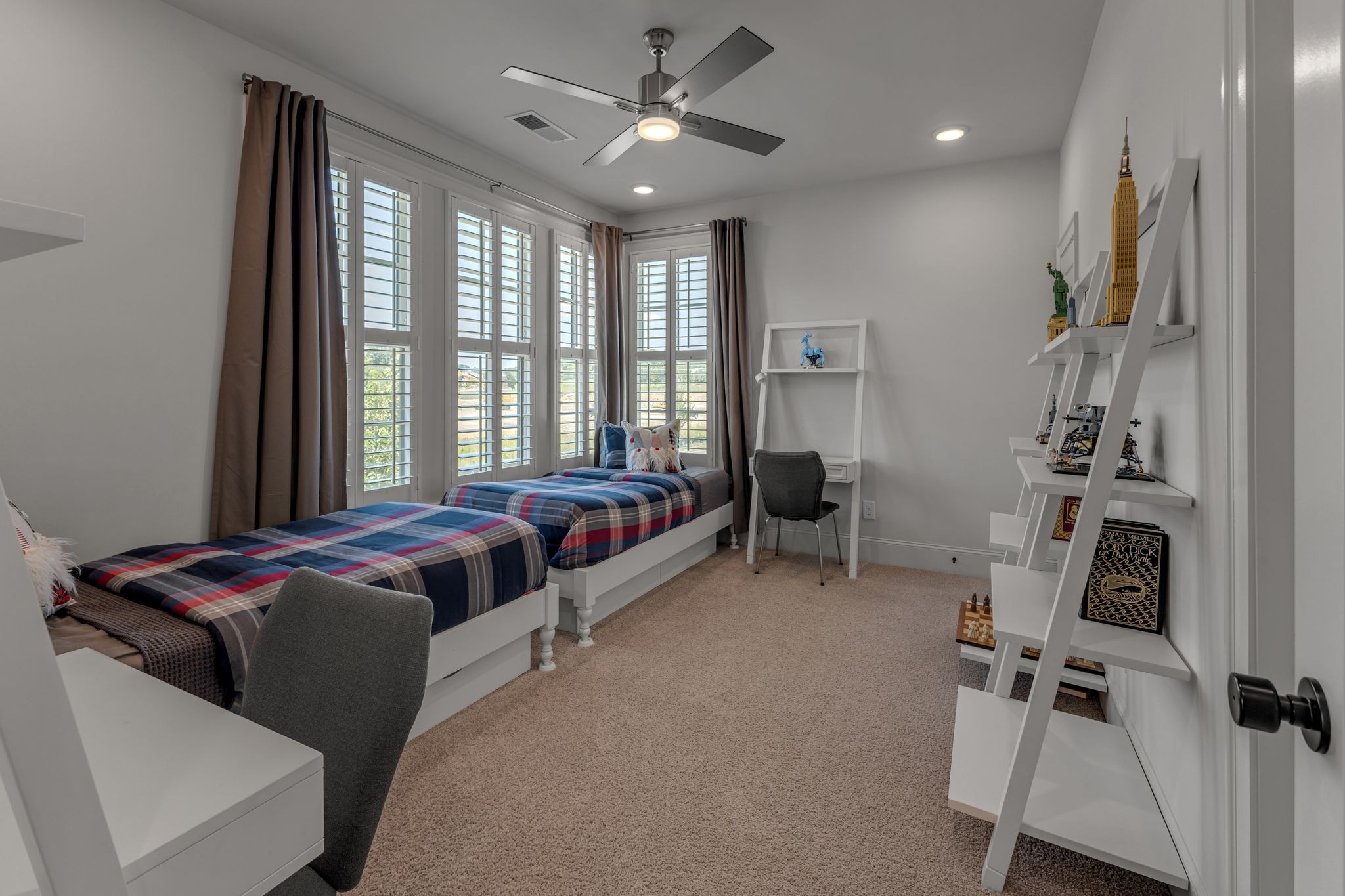 265 Stephens Valley Blvd