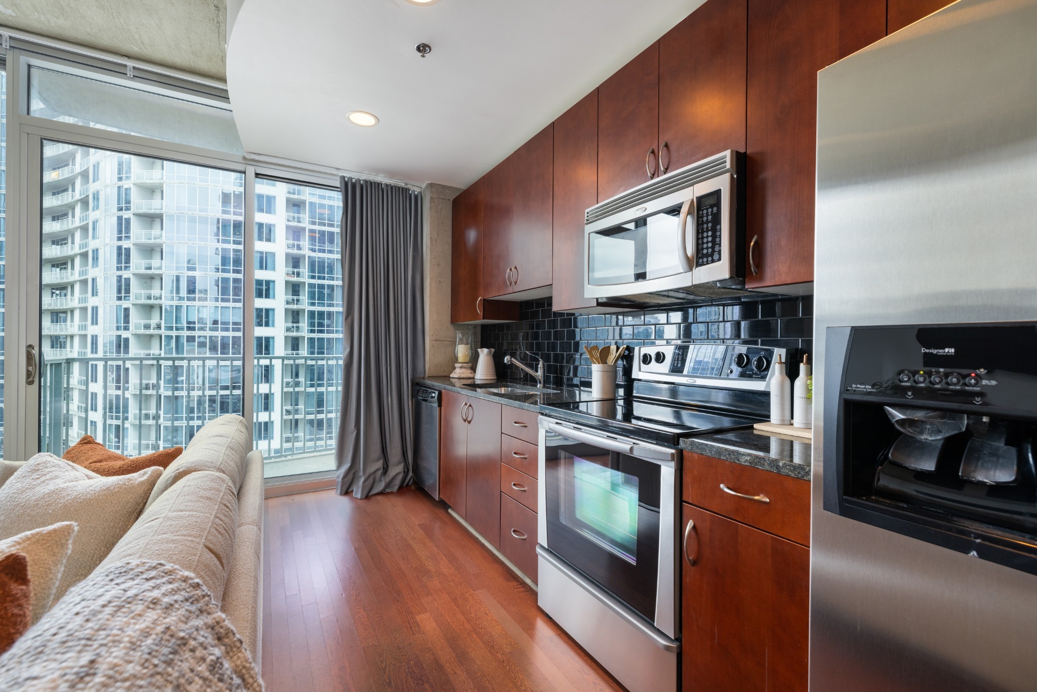 301 Demonbreun St Unit: 1307