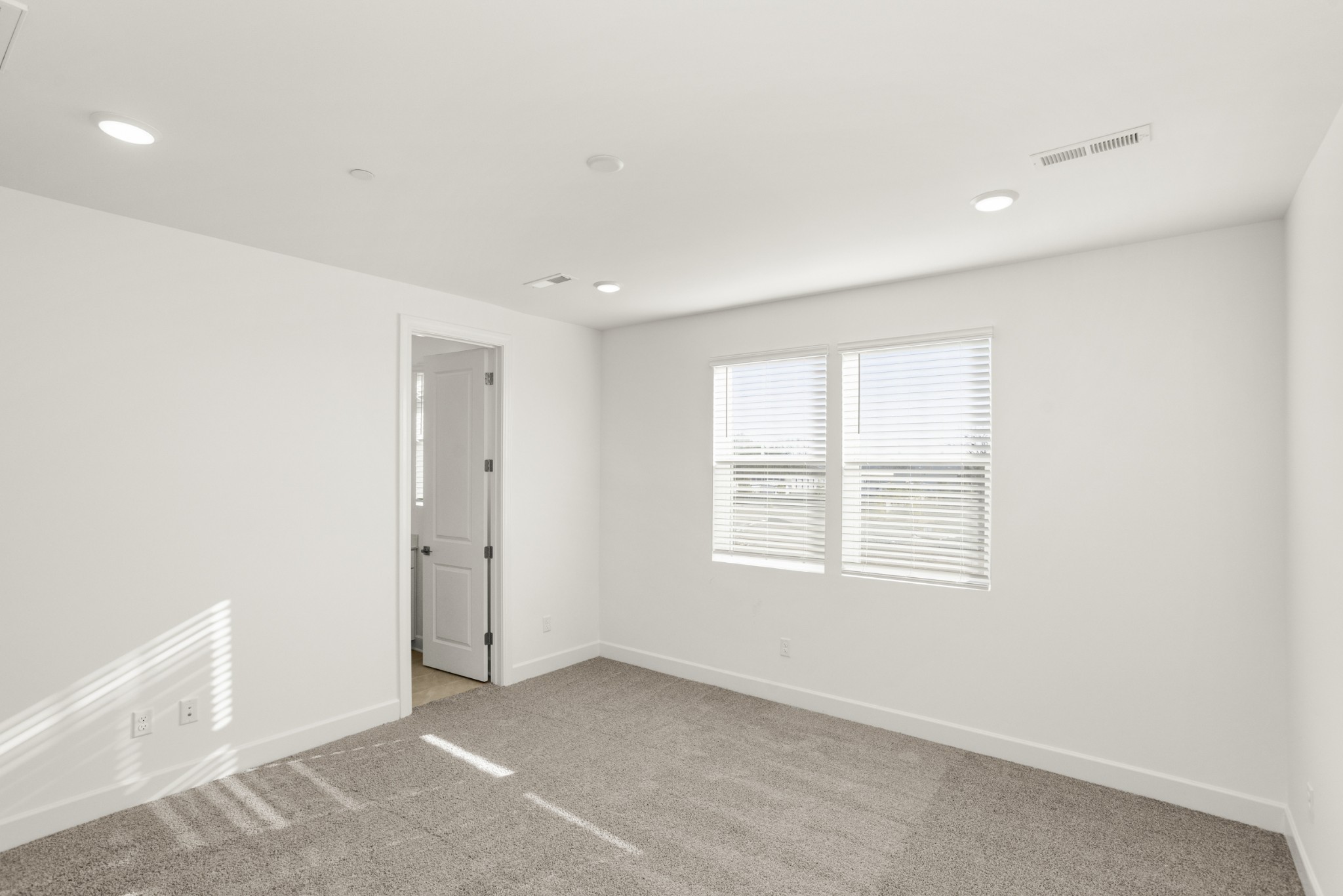 326 Lynwood Station Boulevard