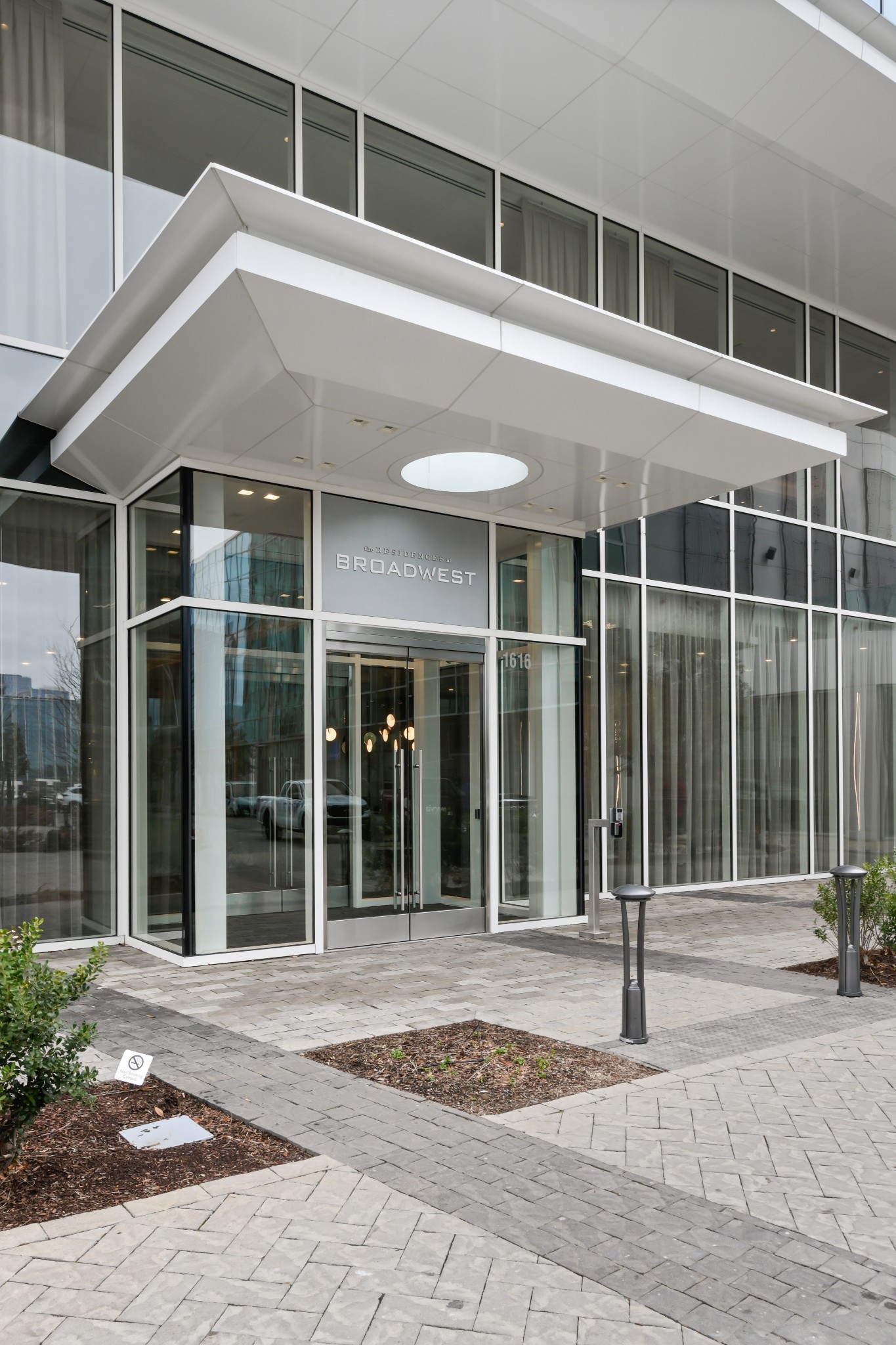 1616 West End Ave Unit: 1704