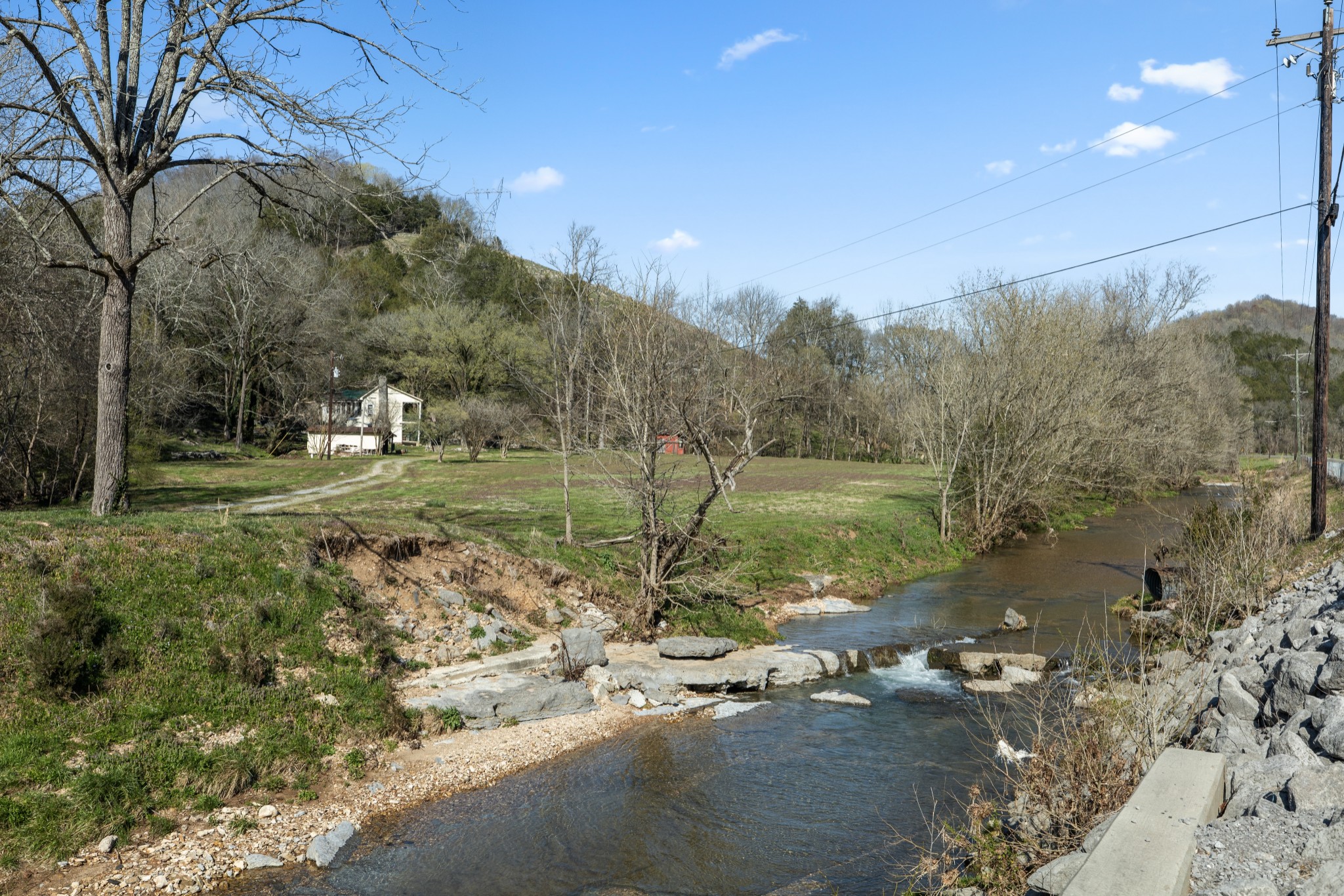 2203 Stones River Rd