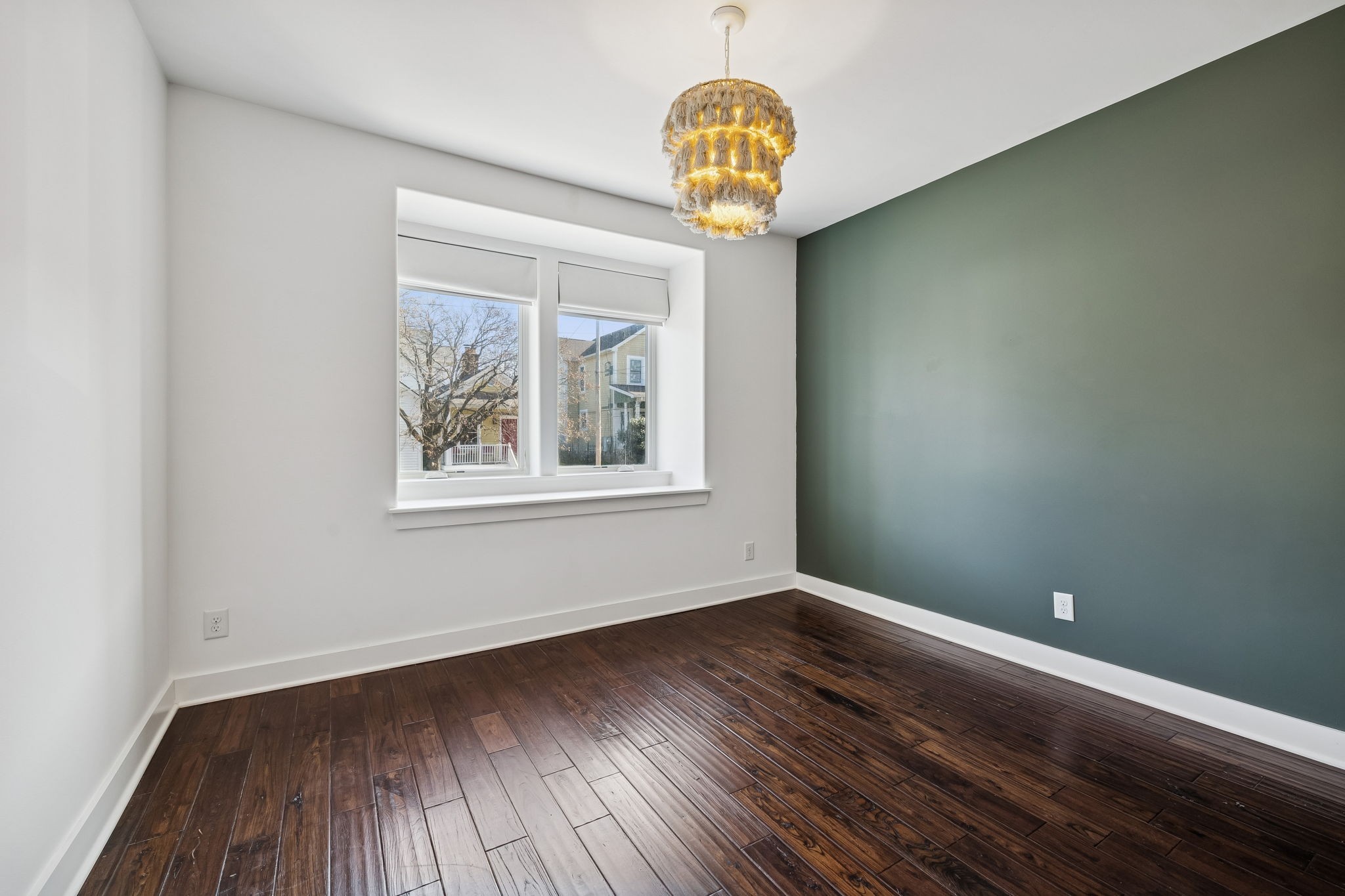 1325 5th Ave, N Unit: 4