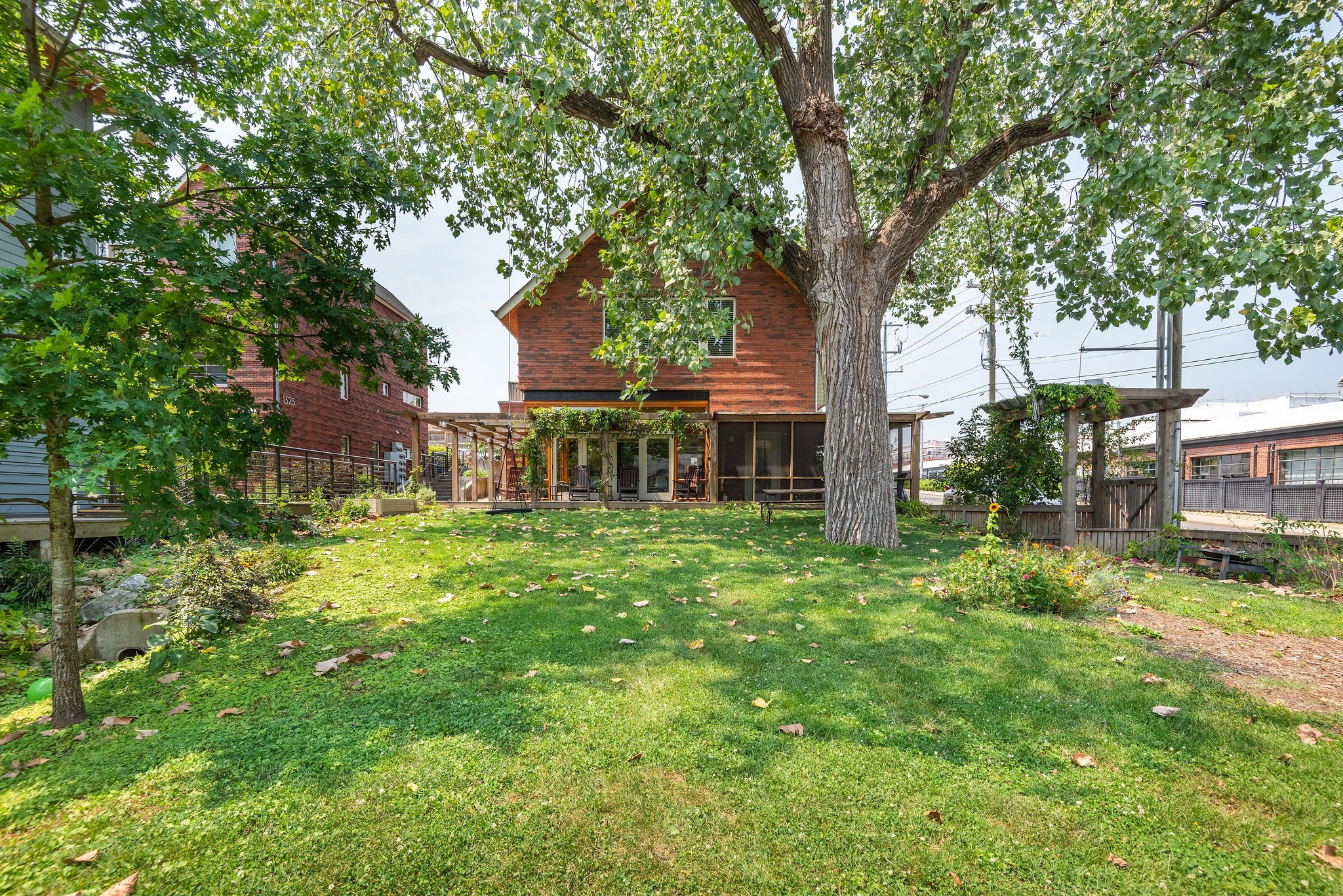 1325 5th Ave, N Unit: 4