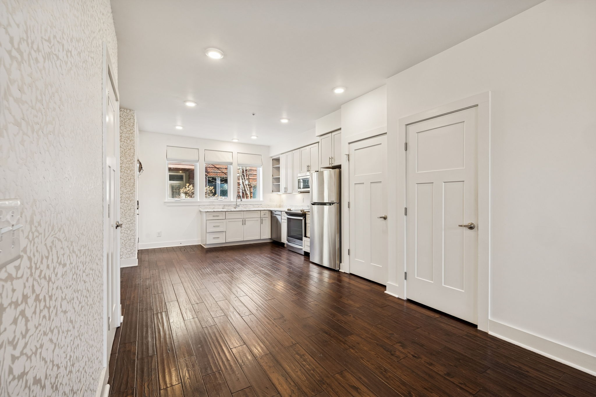 1325 5th Ave, N Unit: 4