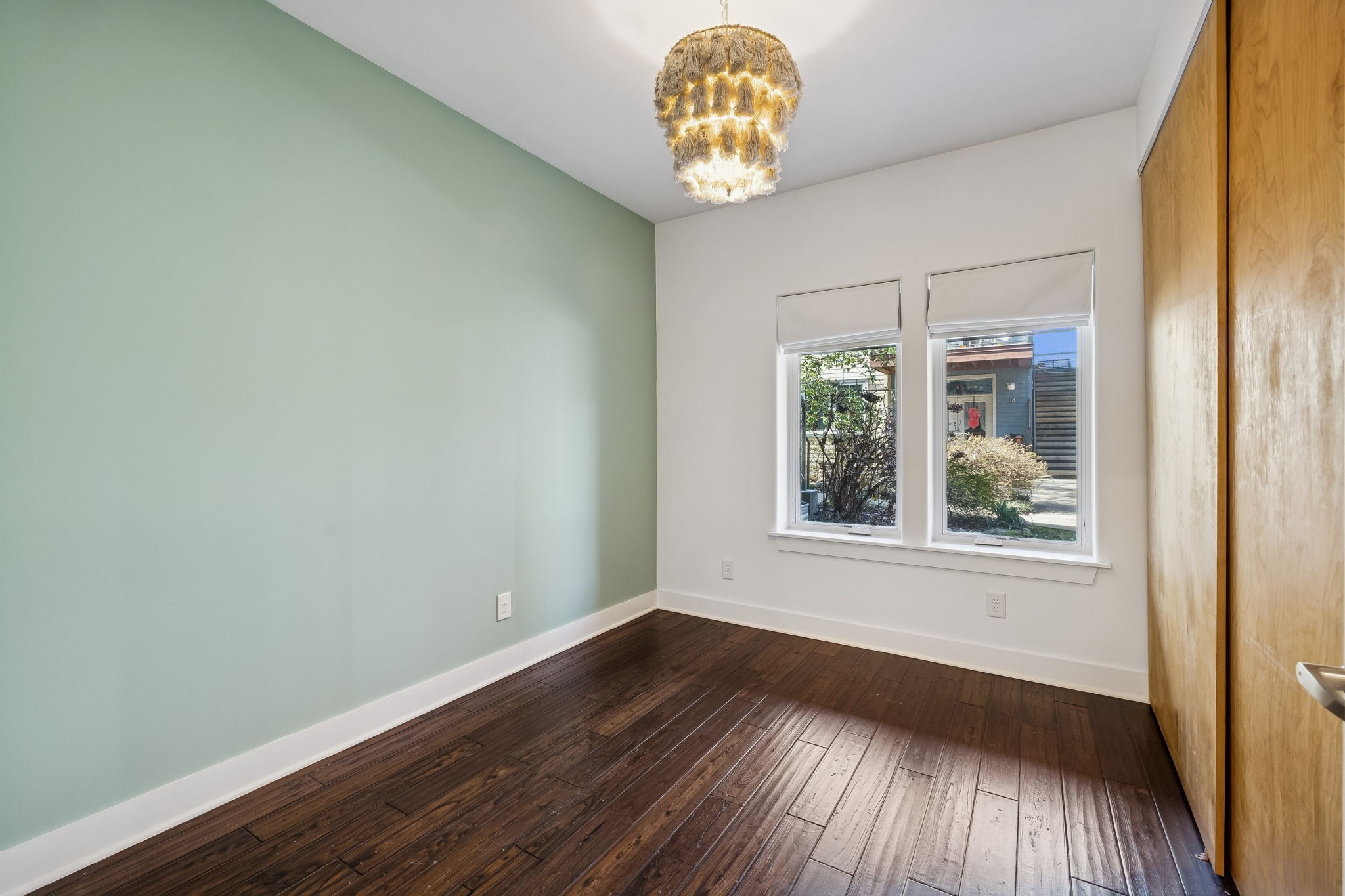 1325 5th Ave, N Unit: 4