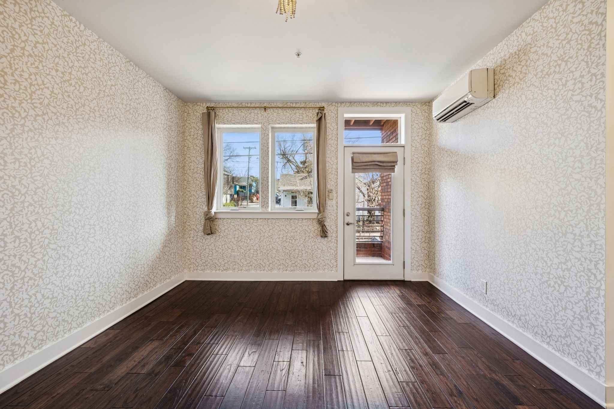 1325 5th Ave, N Unit: 4