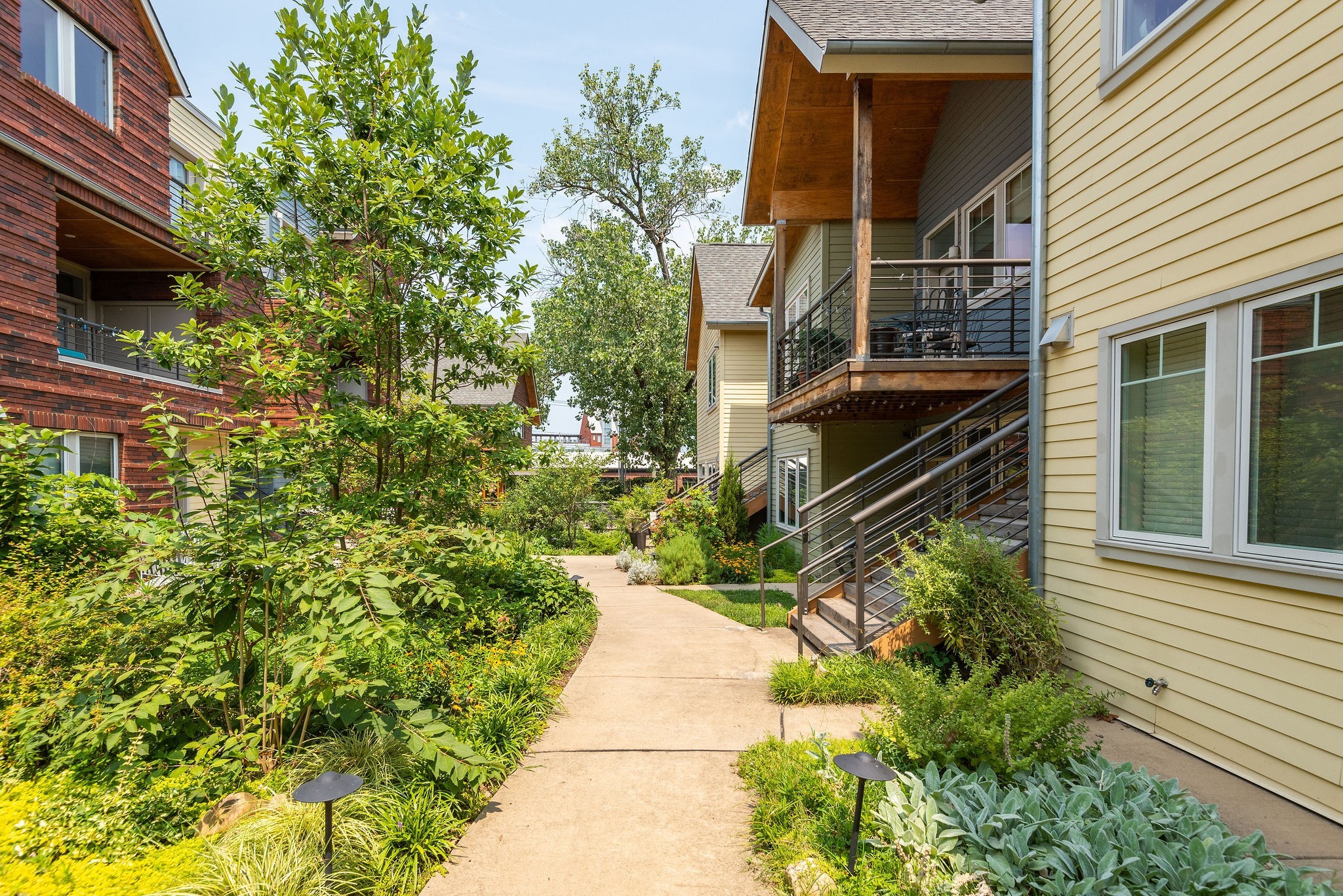 1325 5th Ave, N Unit: 4