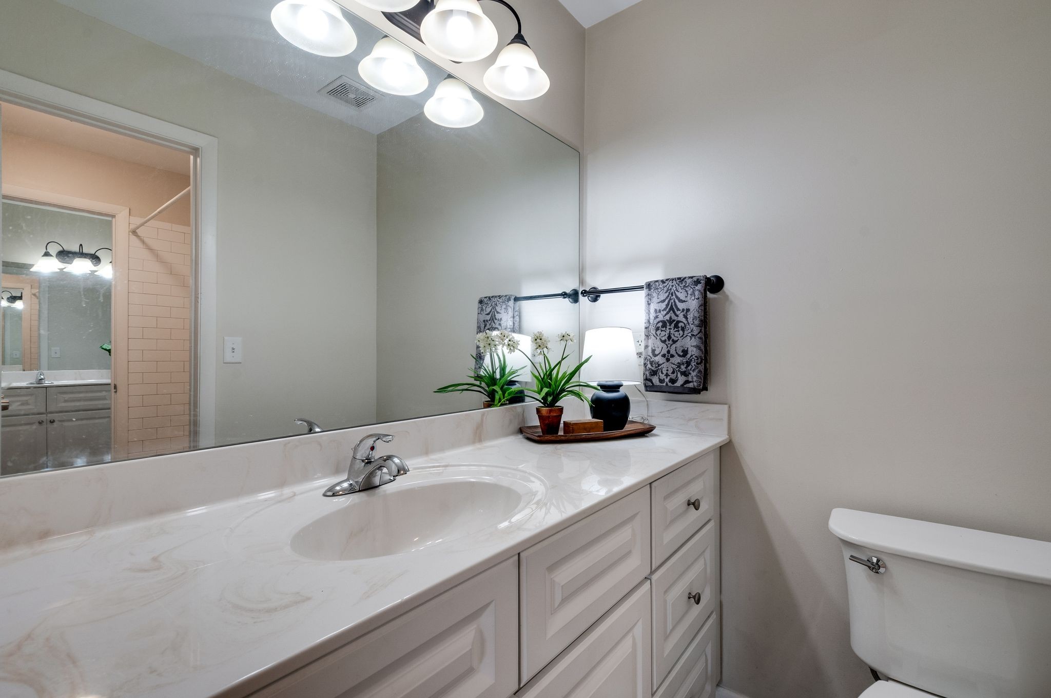 514 N Petway St Unit: 305