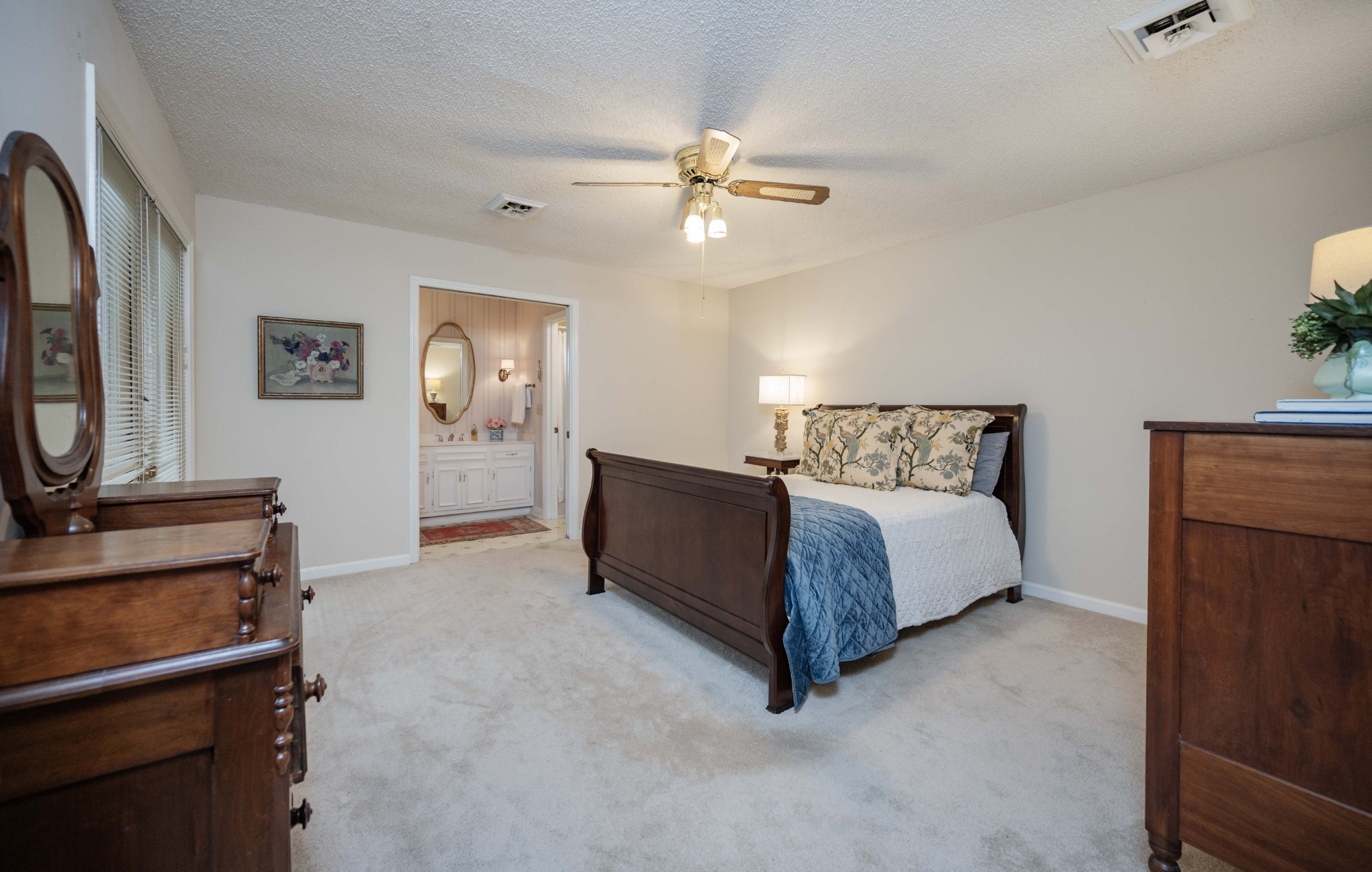 1126 E Northfield Blvd