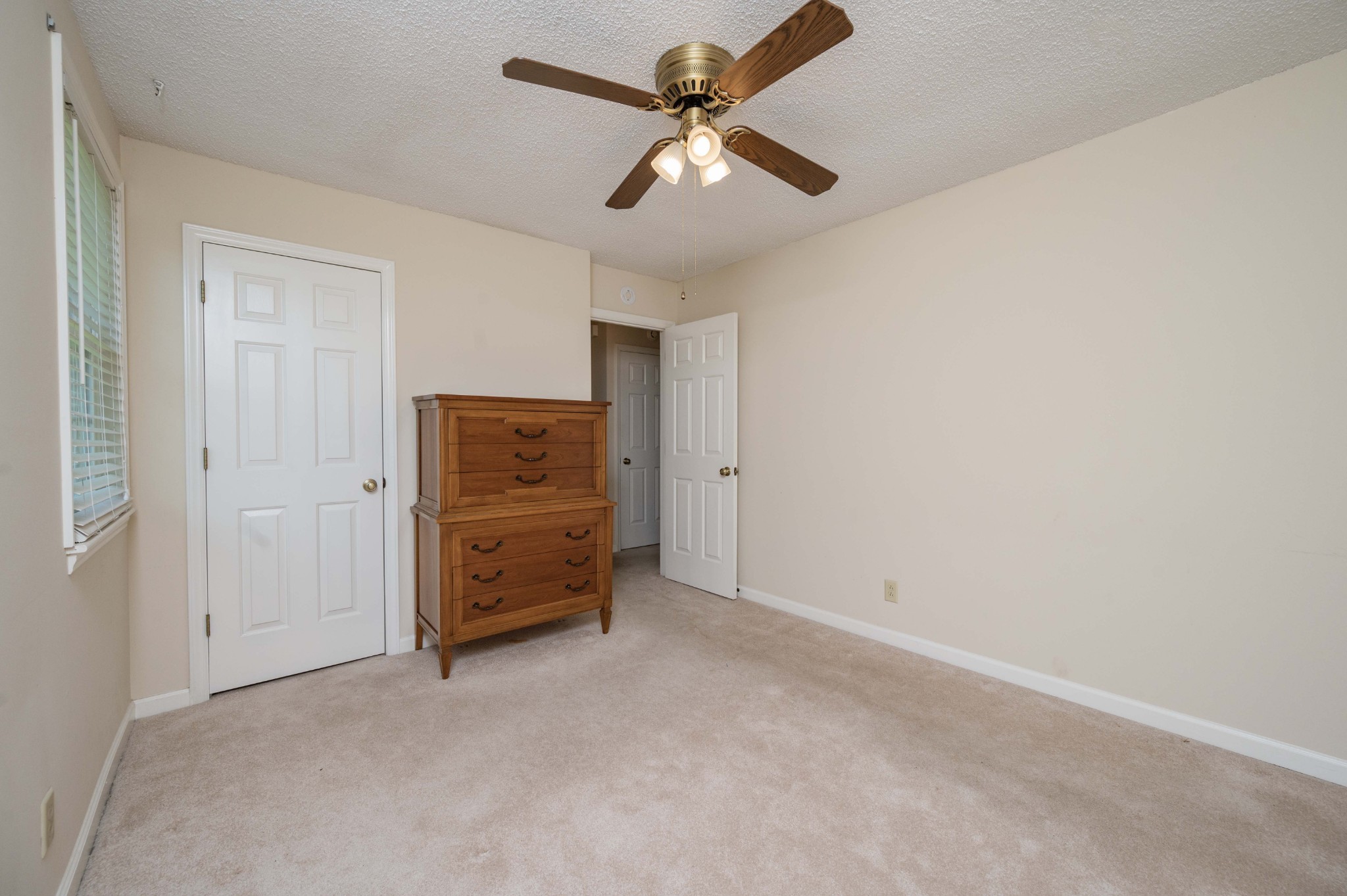 1126 E Northfield Blvd