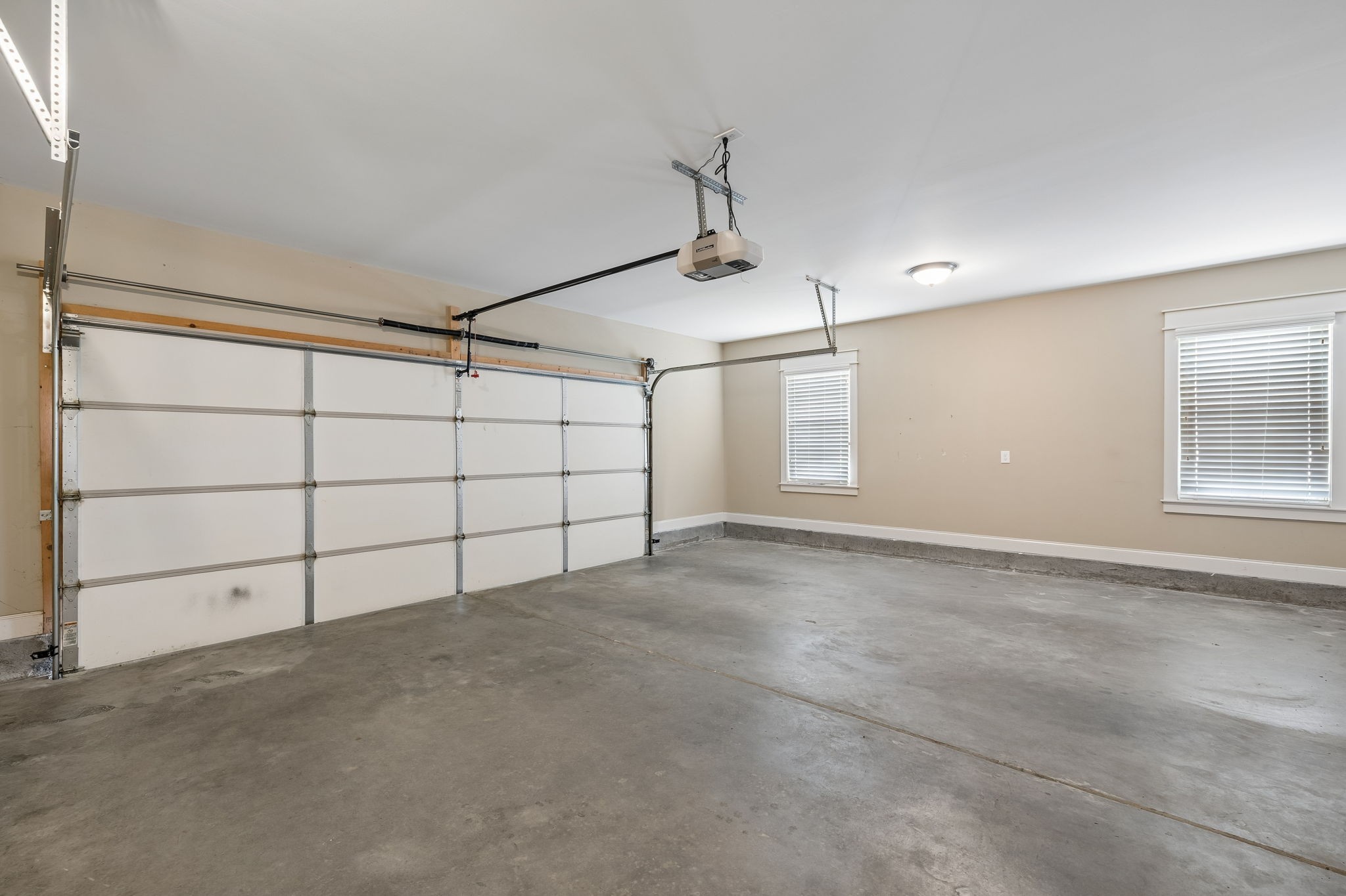 2420 Cason Ln