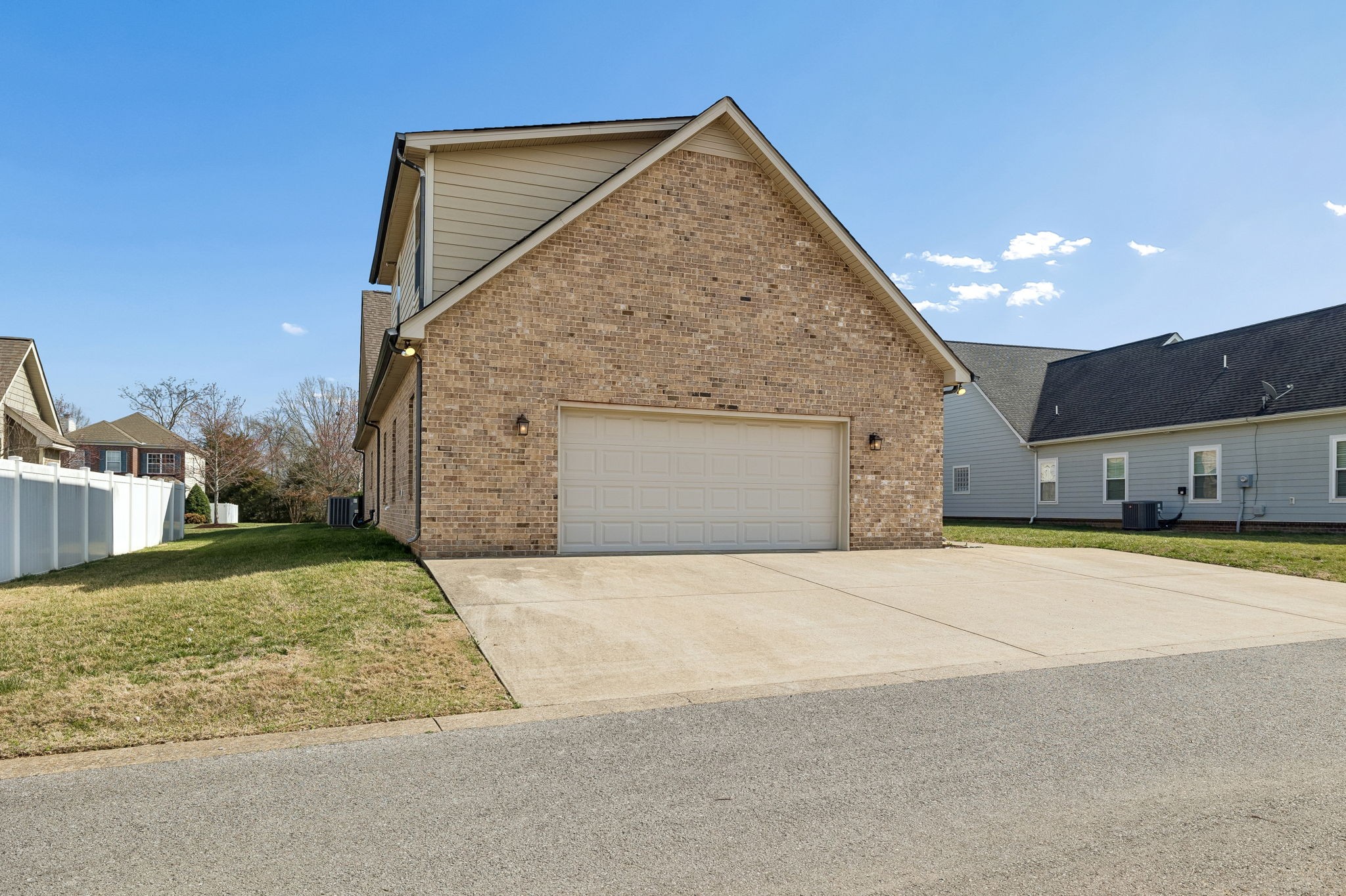 2420 Cason Ln