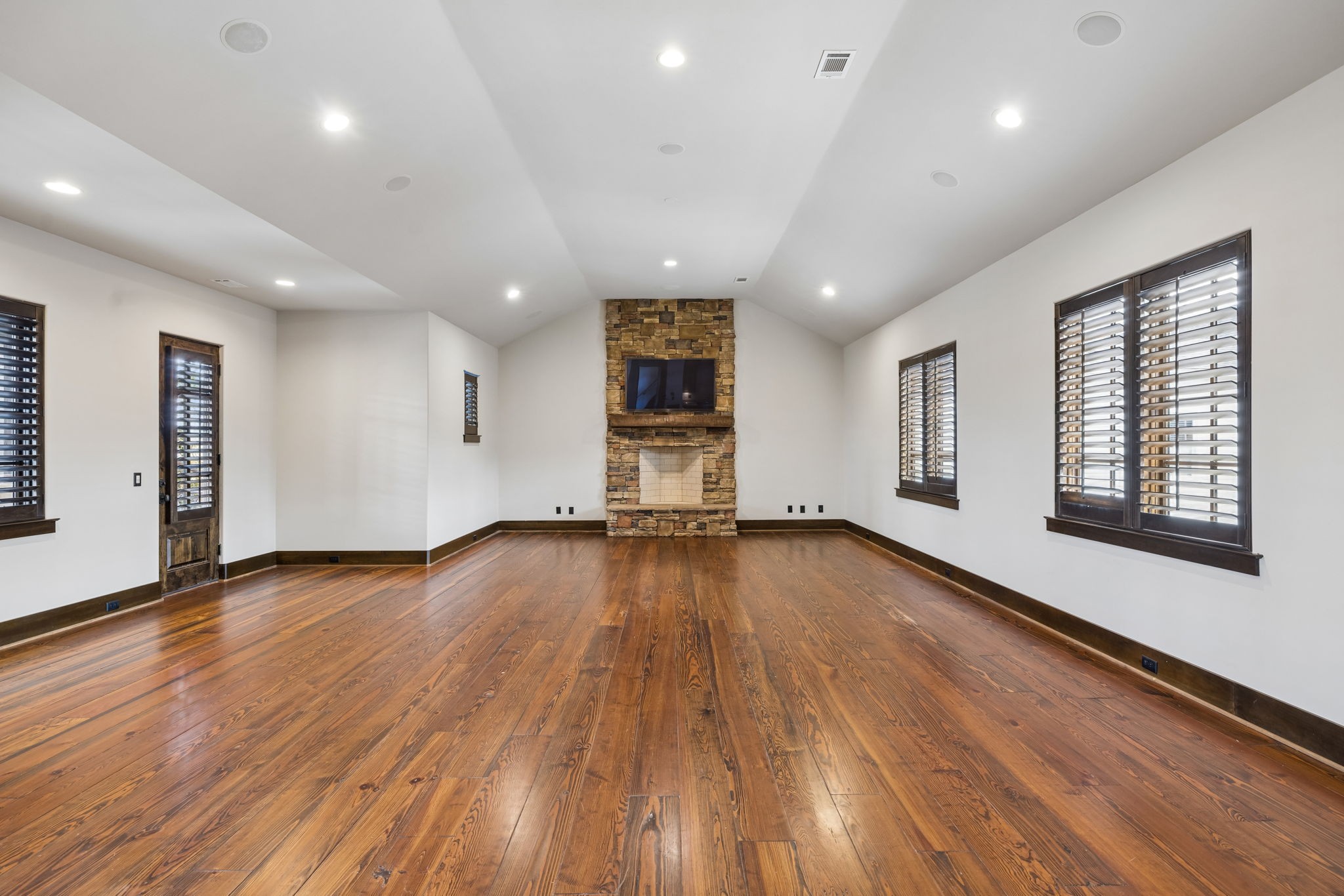 1606 Championship Blvd