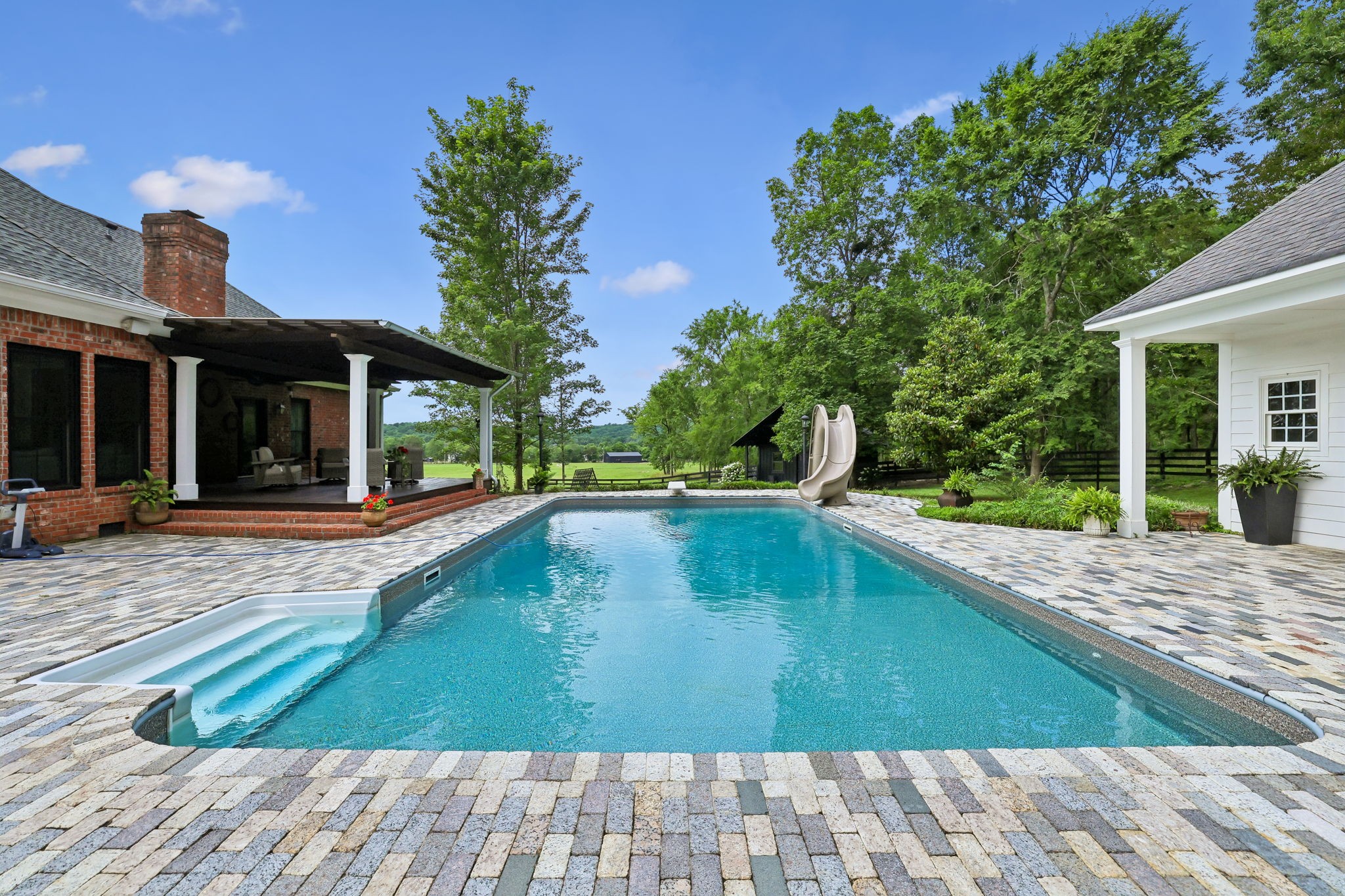 9739 Barlow Lane