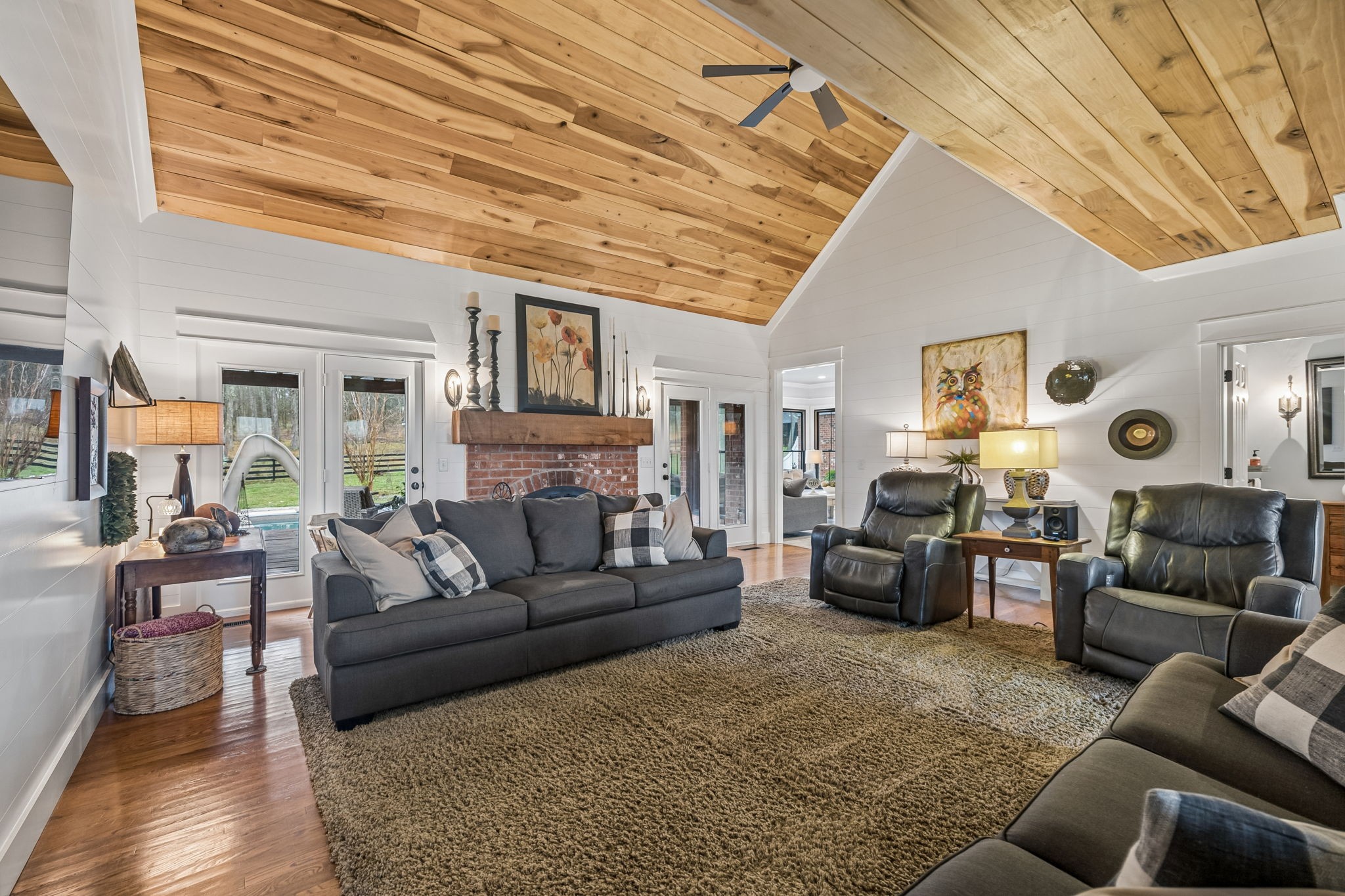 9739 Barlow Lane