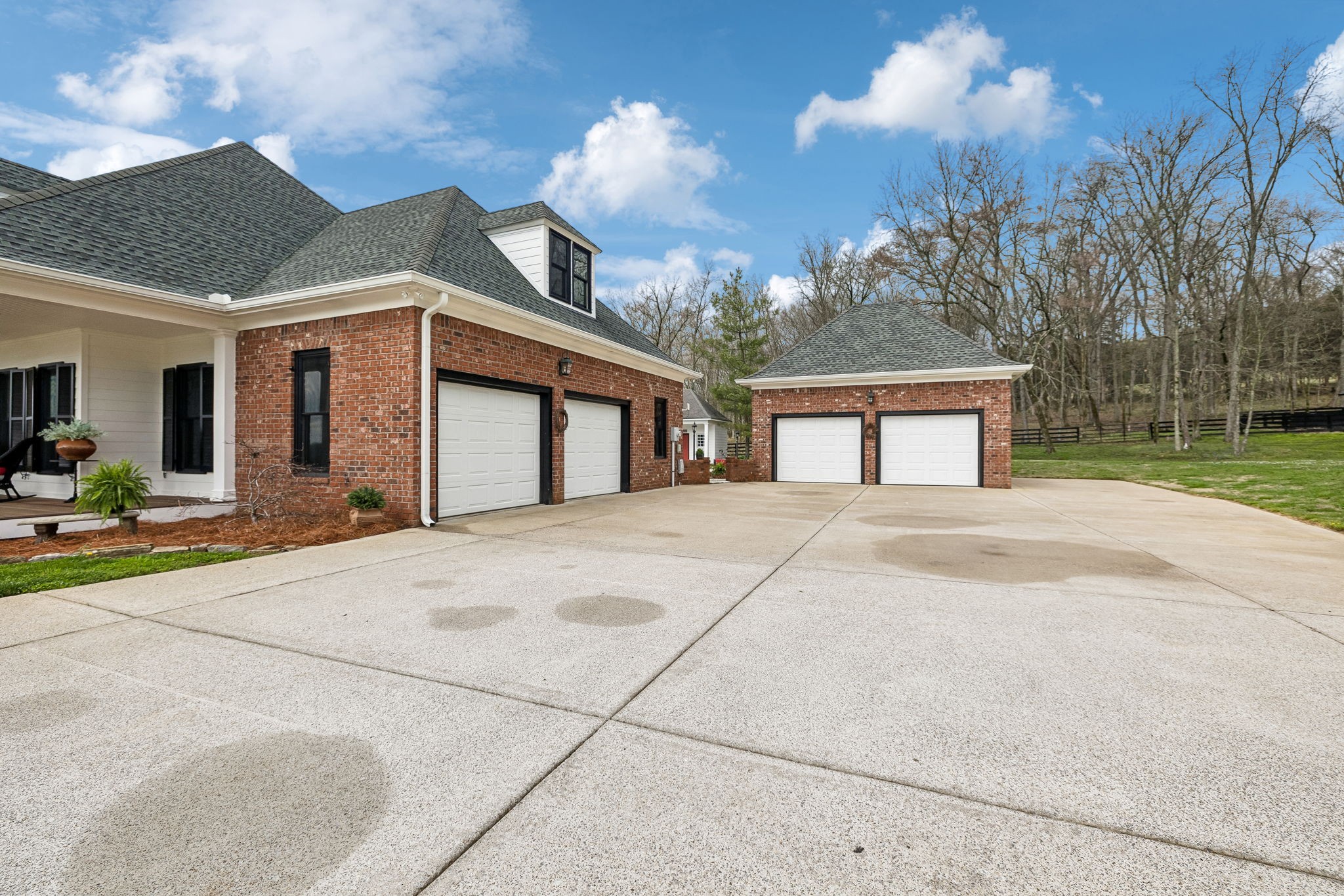 9739 Barlow Lane