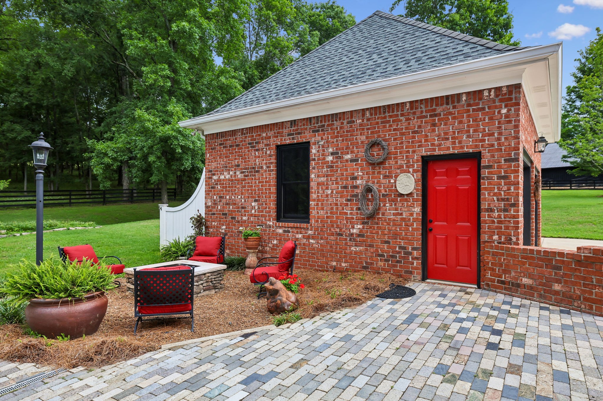 9739 Barlow Lane
