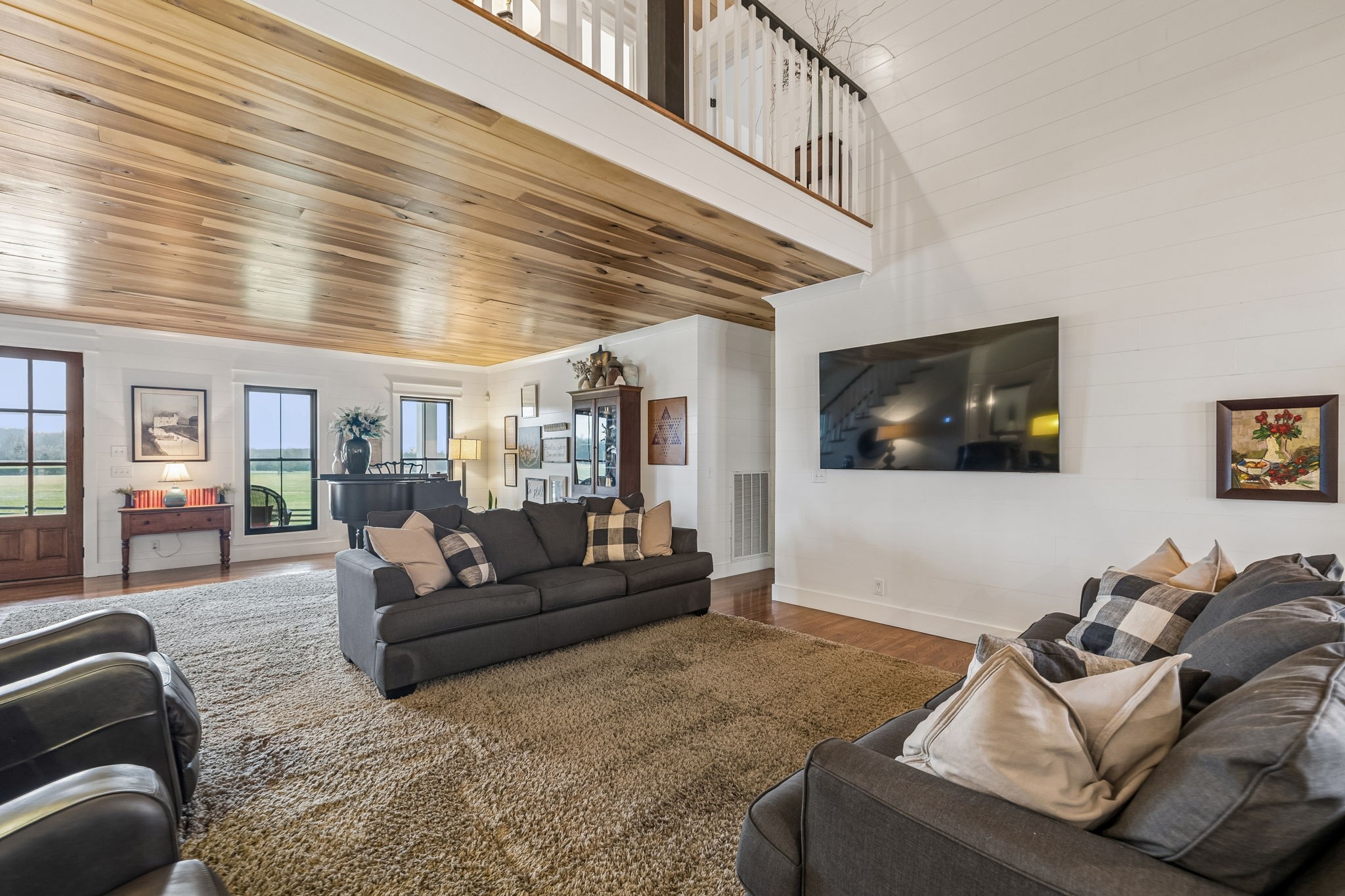 9739 Barlow Lane