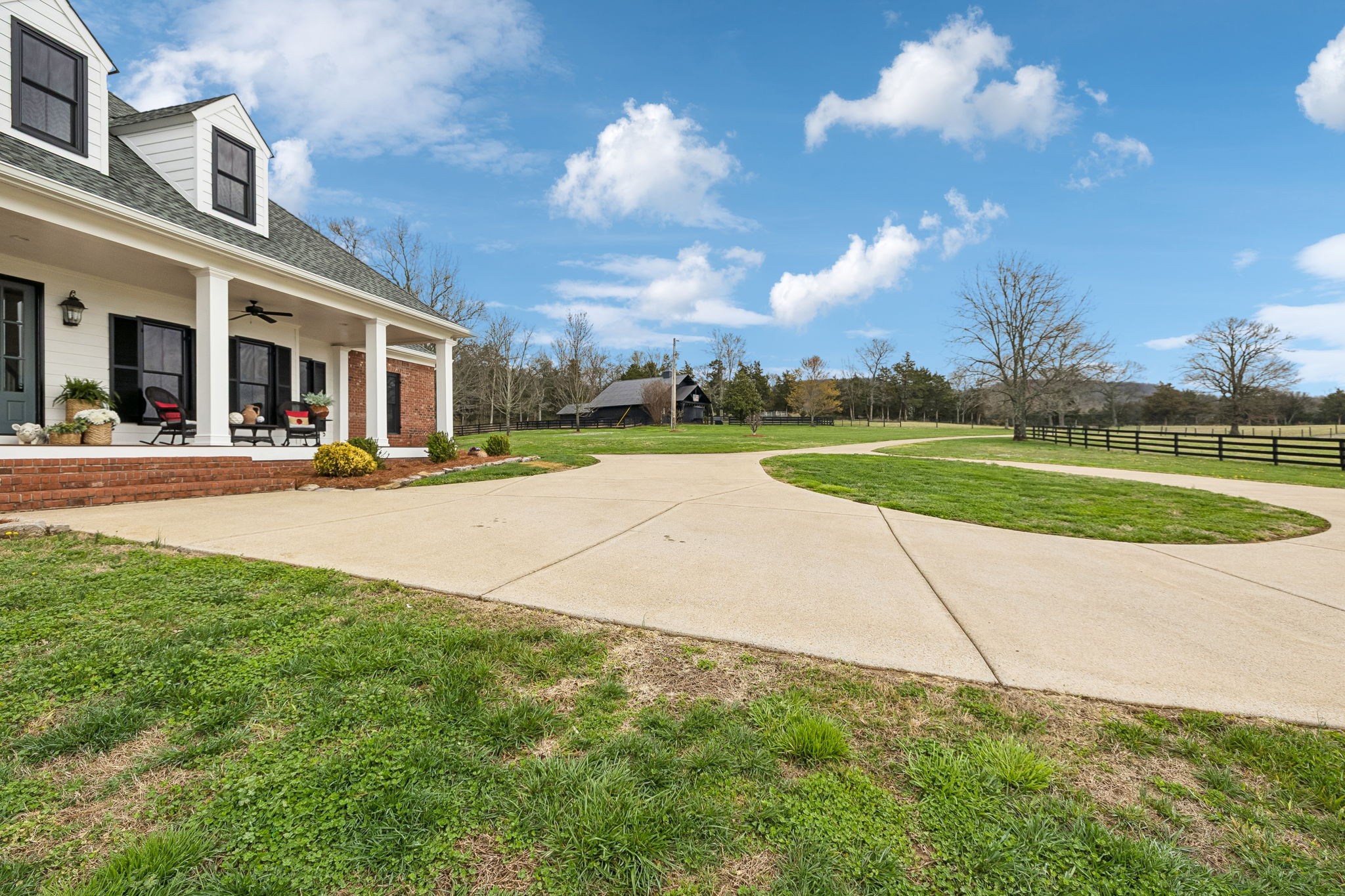 9739 Barlow Lane