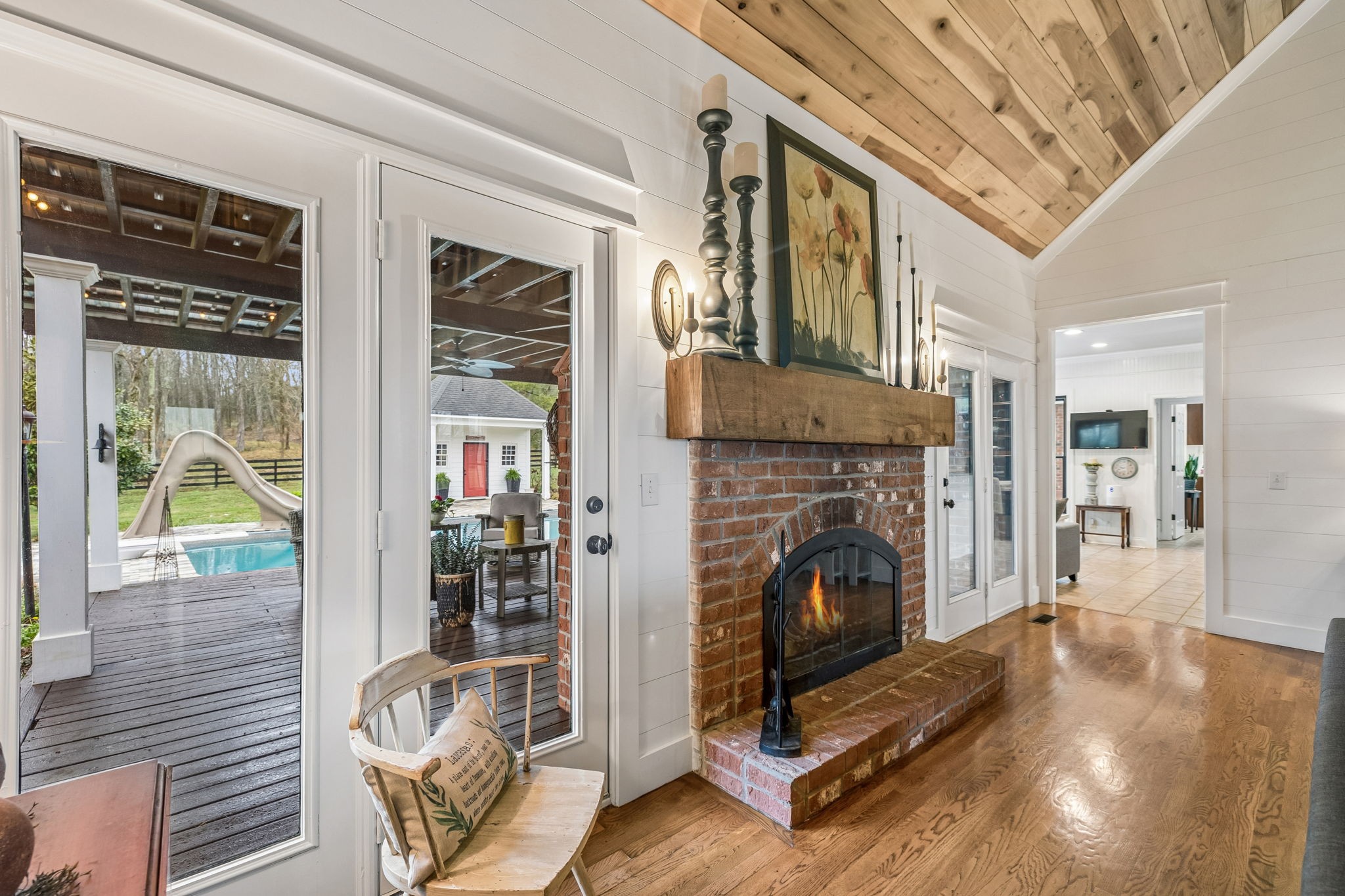 9739 Barlow Lane