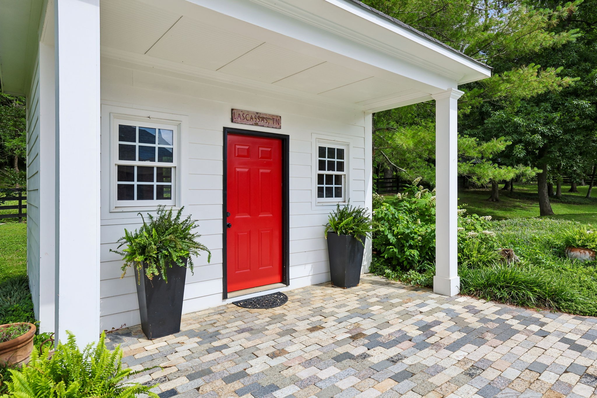 9739 Barlow Lane