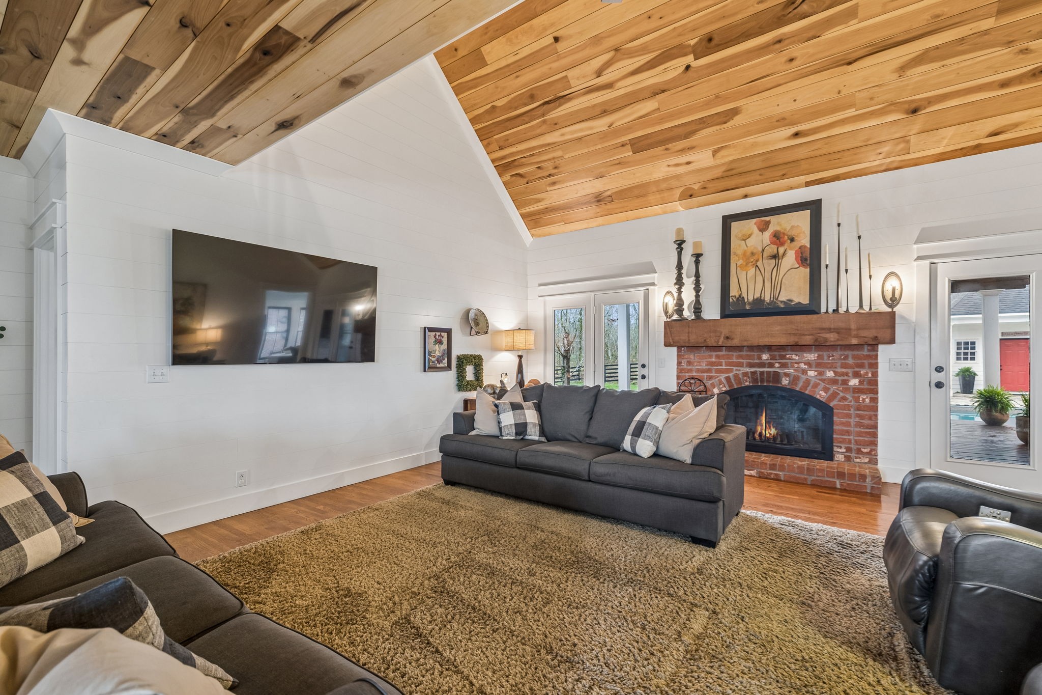 9739 Barlow Lane