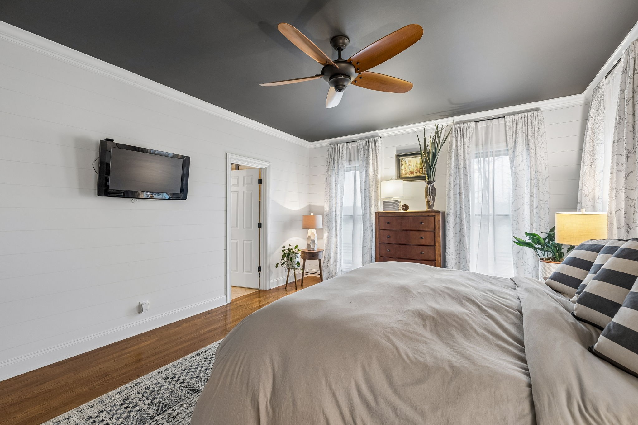9739 Barlow Lane