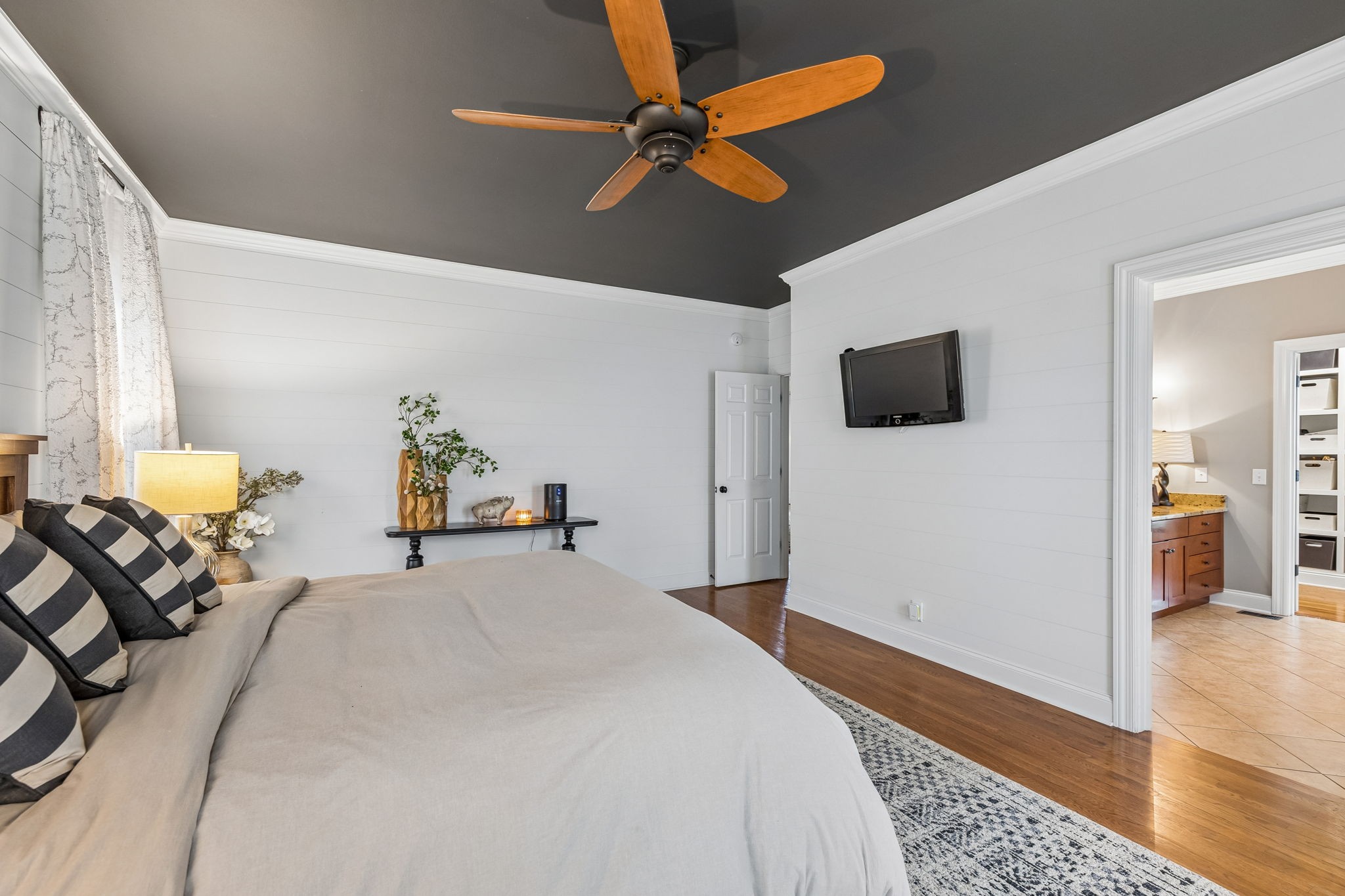 9739 Barlow Lane
