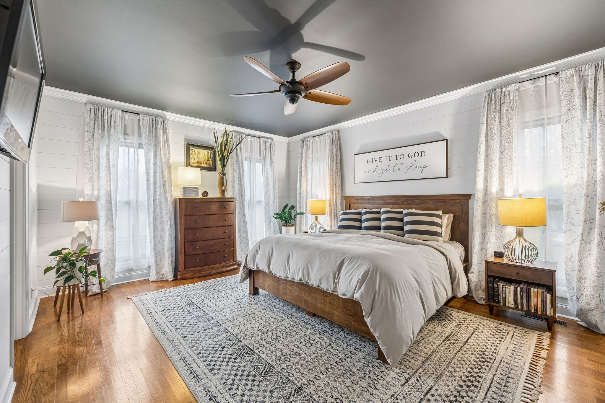 9739 Barlow Lane