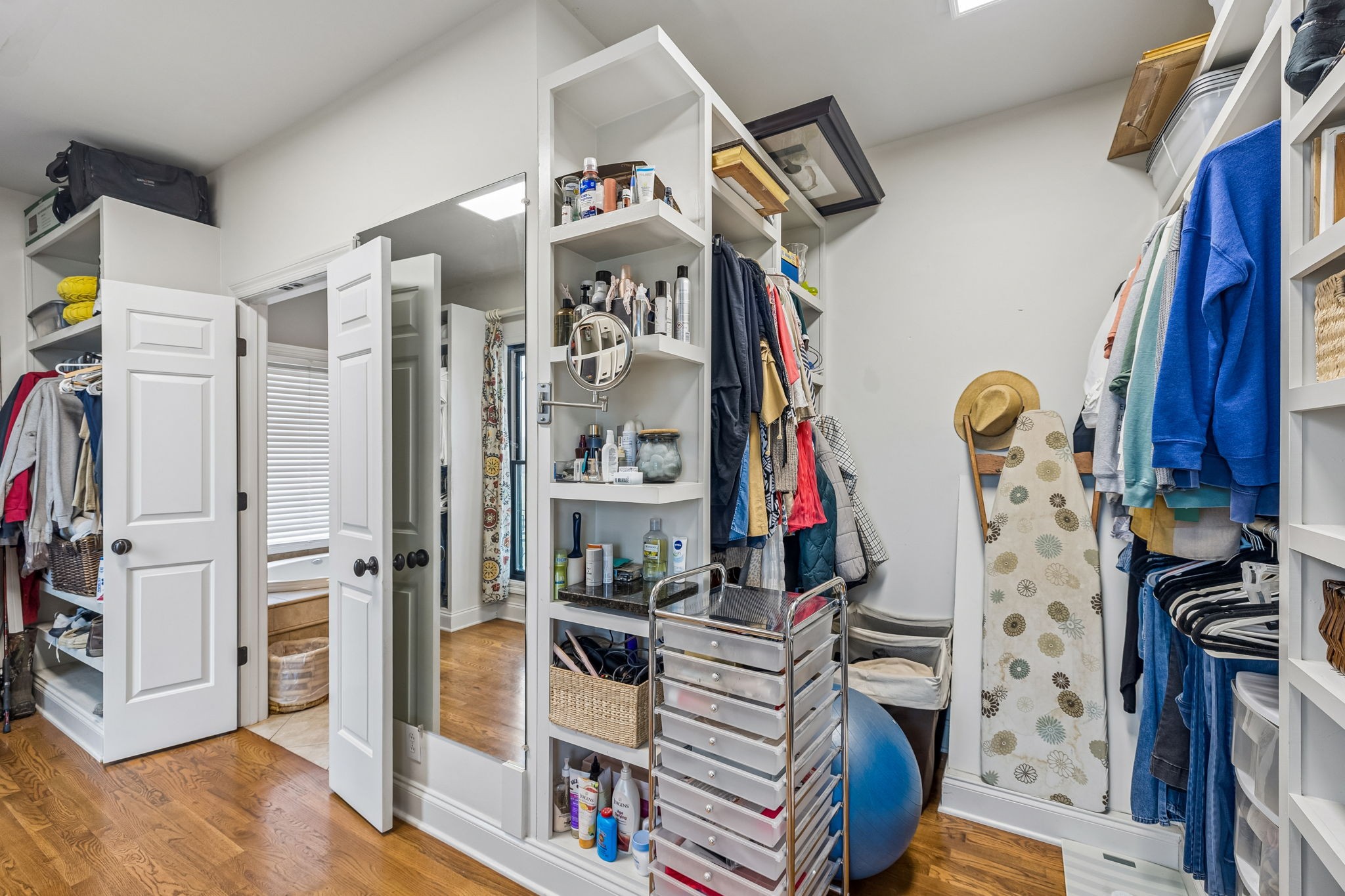 9739 Barlow Lane