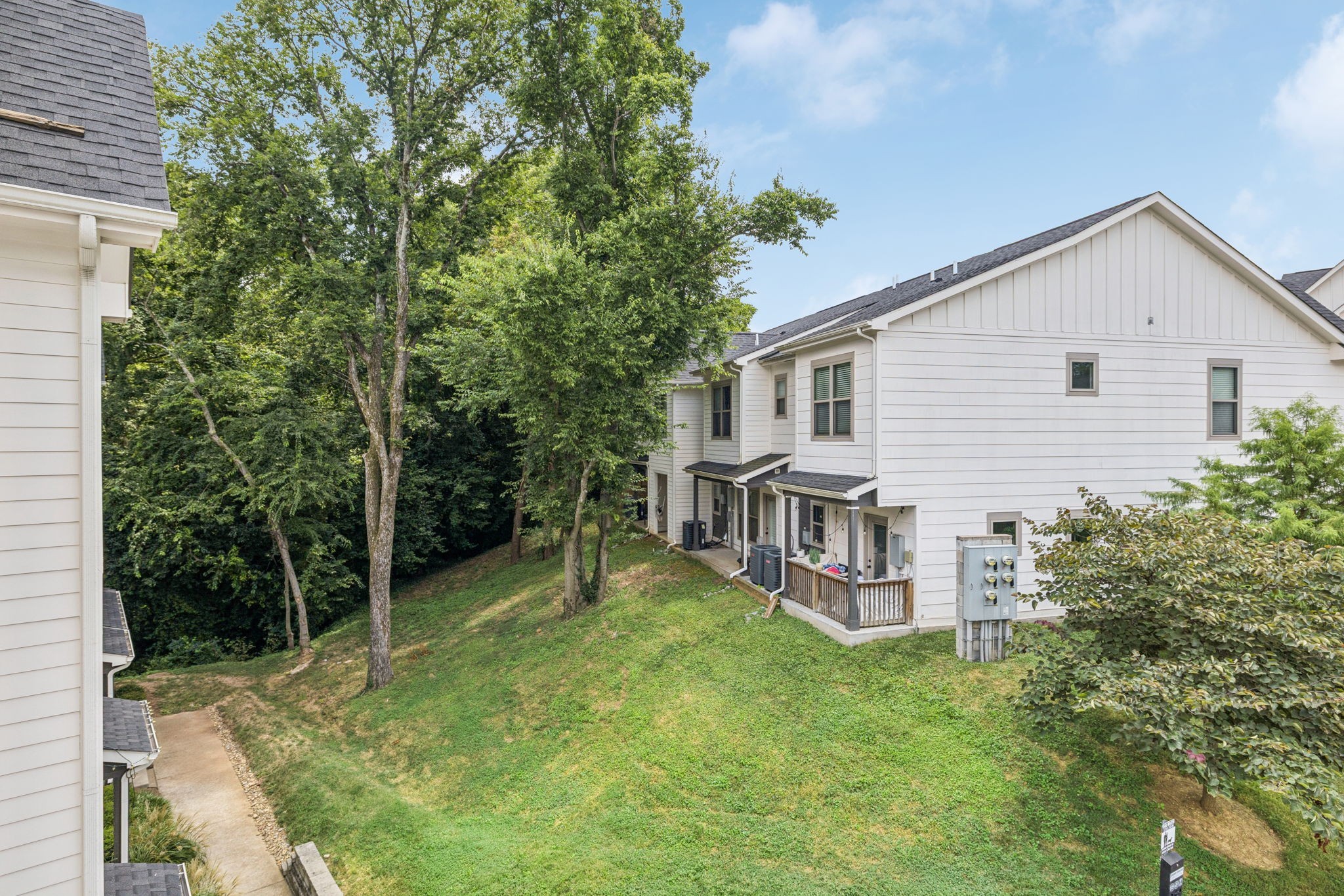 220 Thompson Park Dr