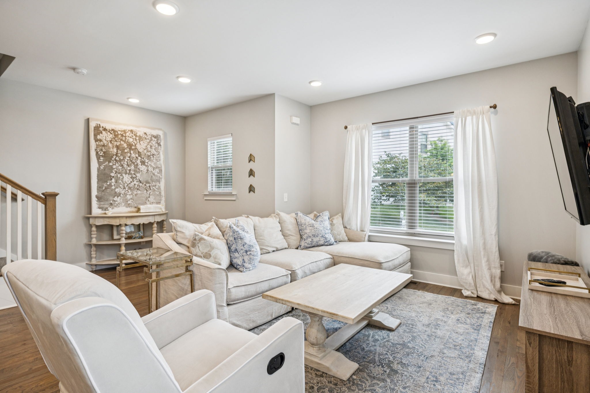 220 Thompson Park Dr