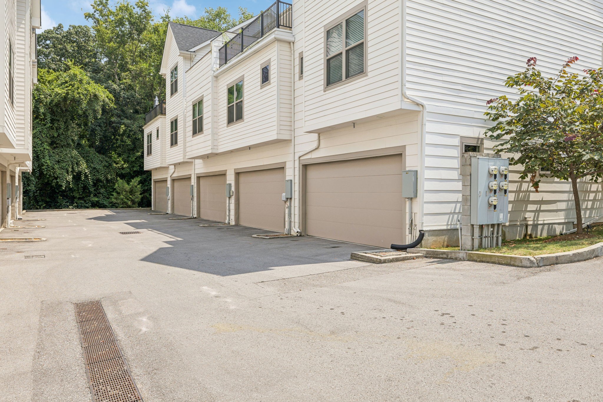220 Thompson Park Dr