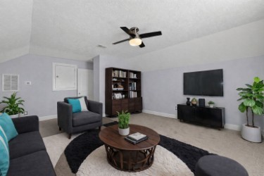 2216 Rolling Hills