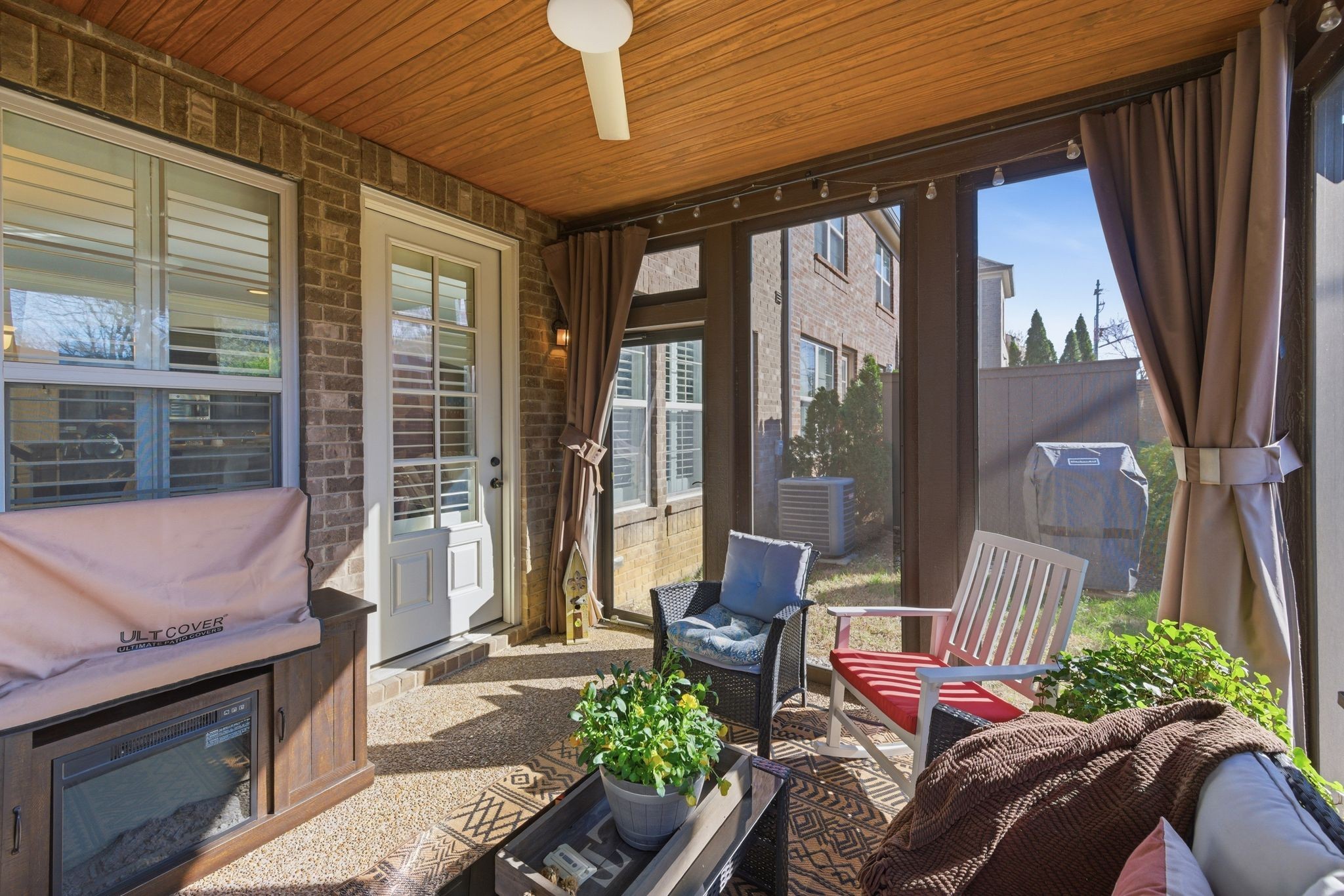 922 Silkwood Cir