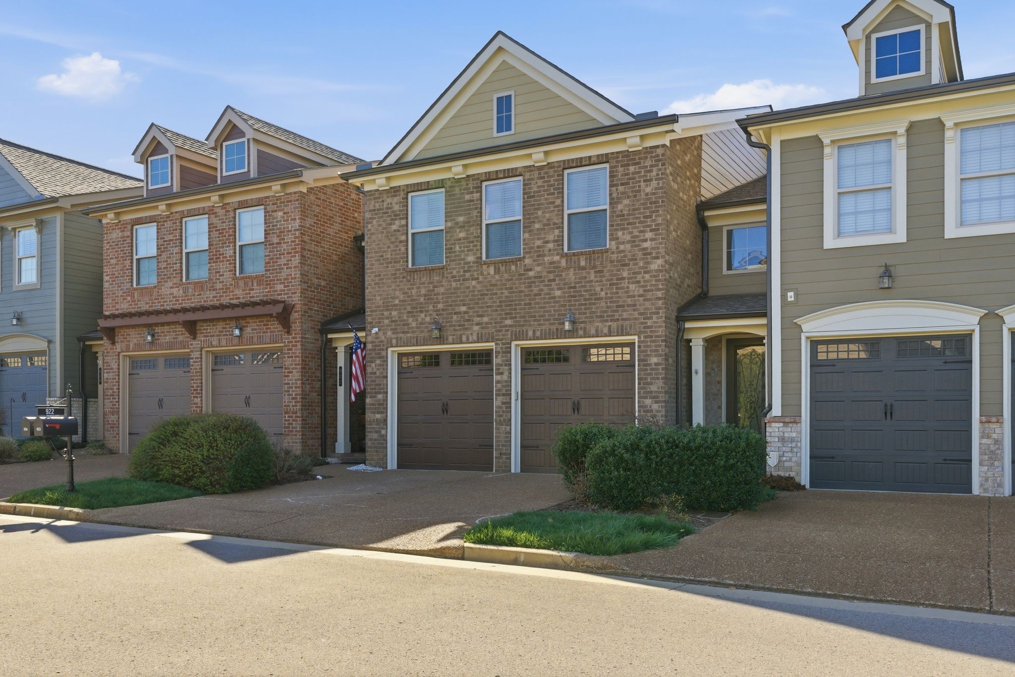 922 Silkwood Cir