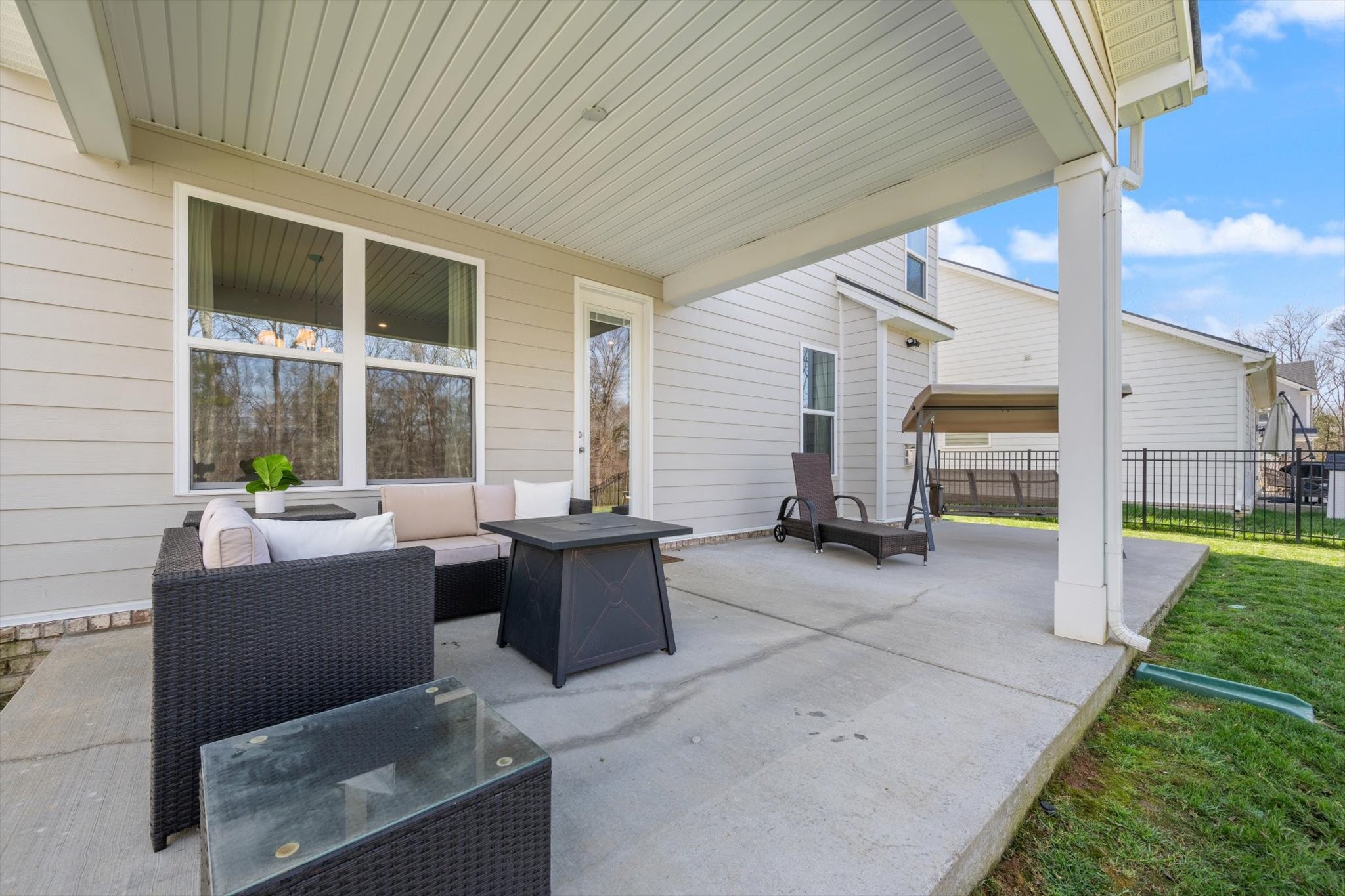 4056 Rosa Dr
