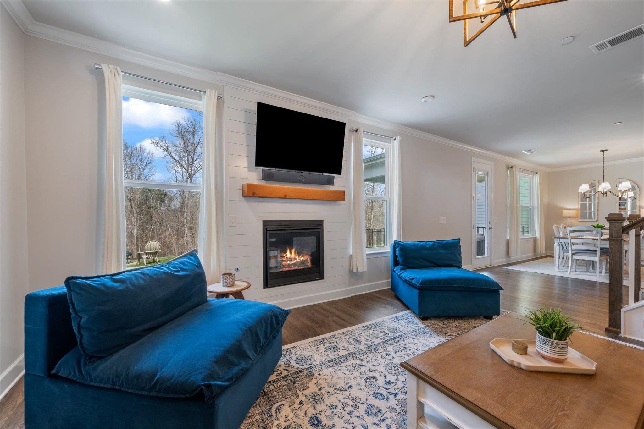 4056 Rosa Dr