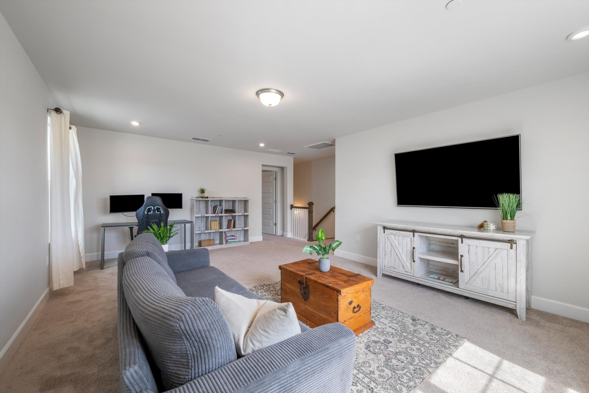 4056 Rosa Dr