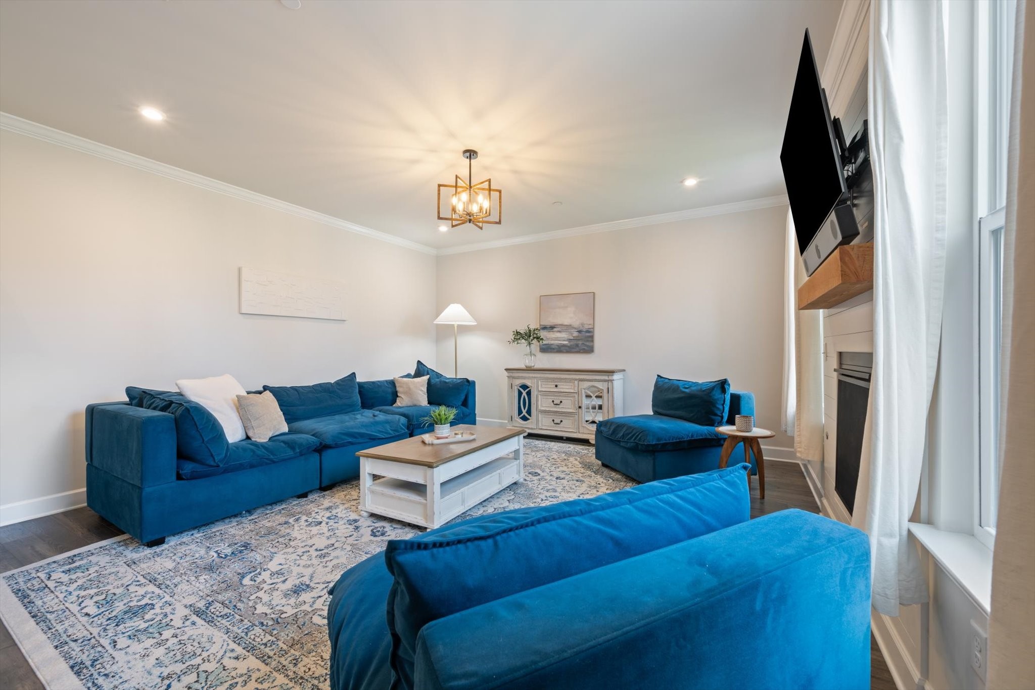 4056 Rosa Dr