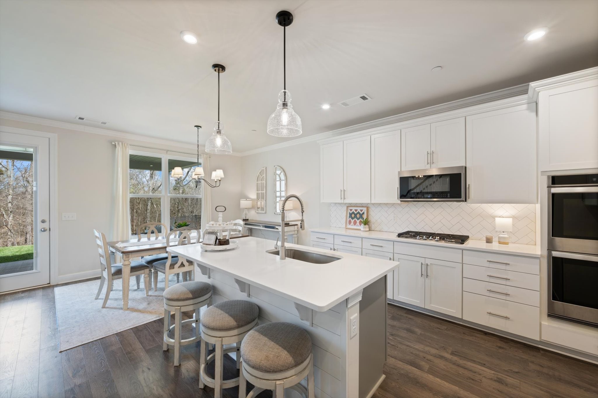 4056 Rosa Dr