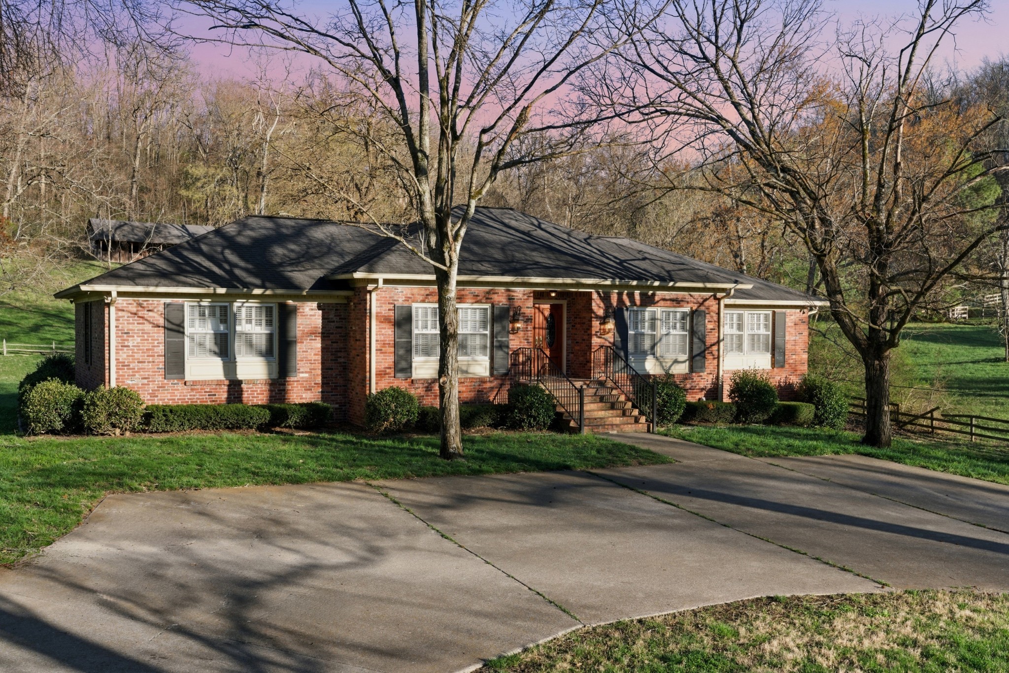 606 Natchez Bend Road