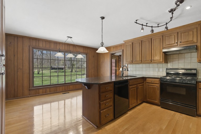 606 Natchez Bend Road