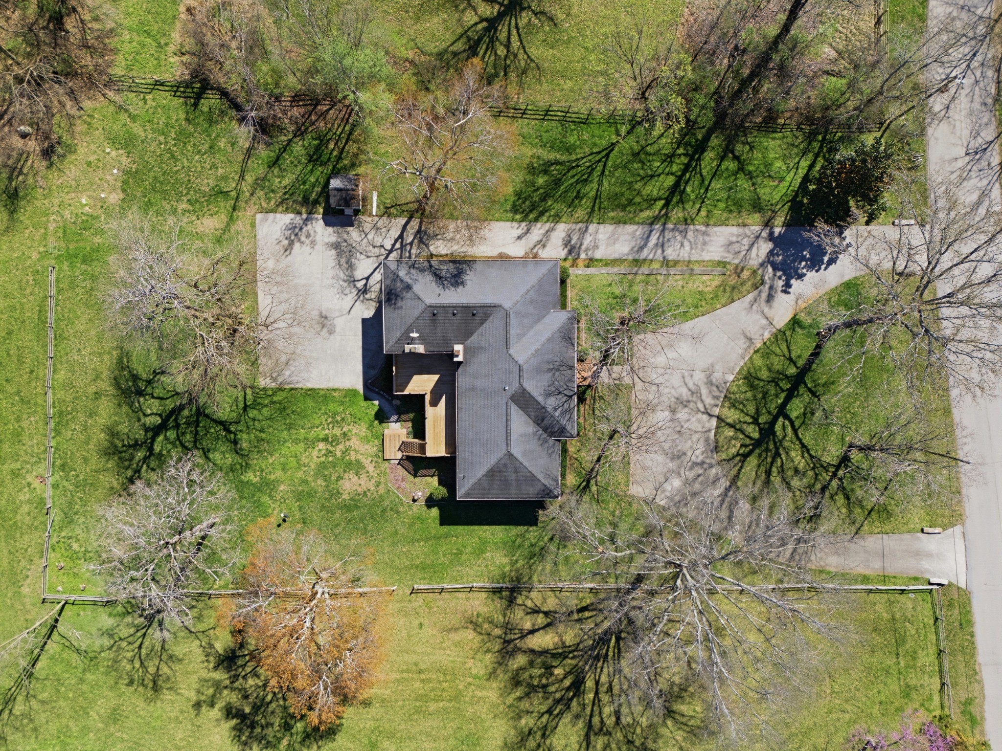 606 Natchez Bend Road