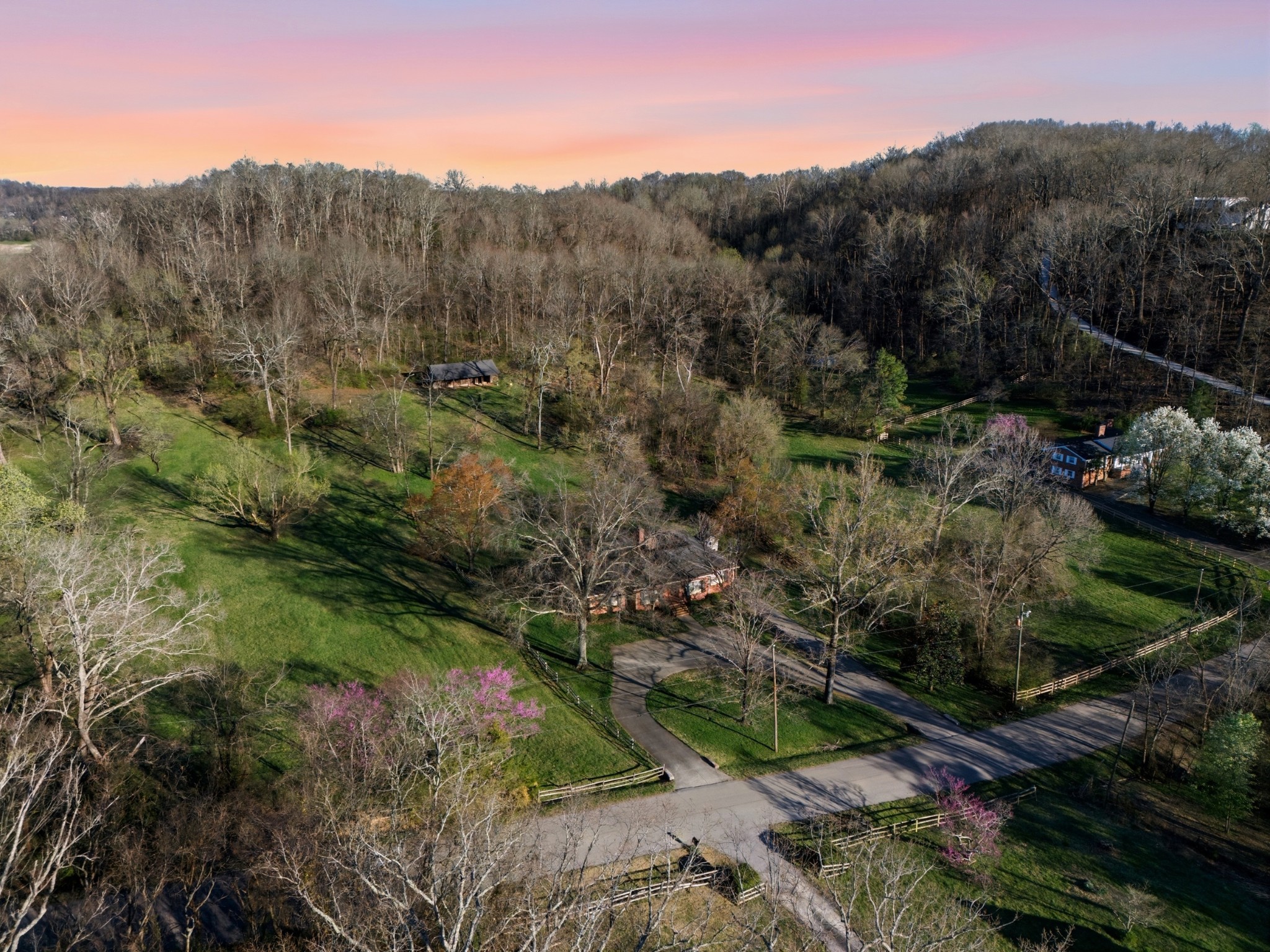 606 Natchez Bend Road