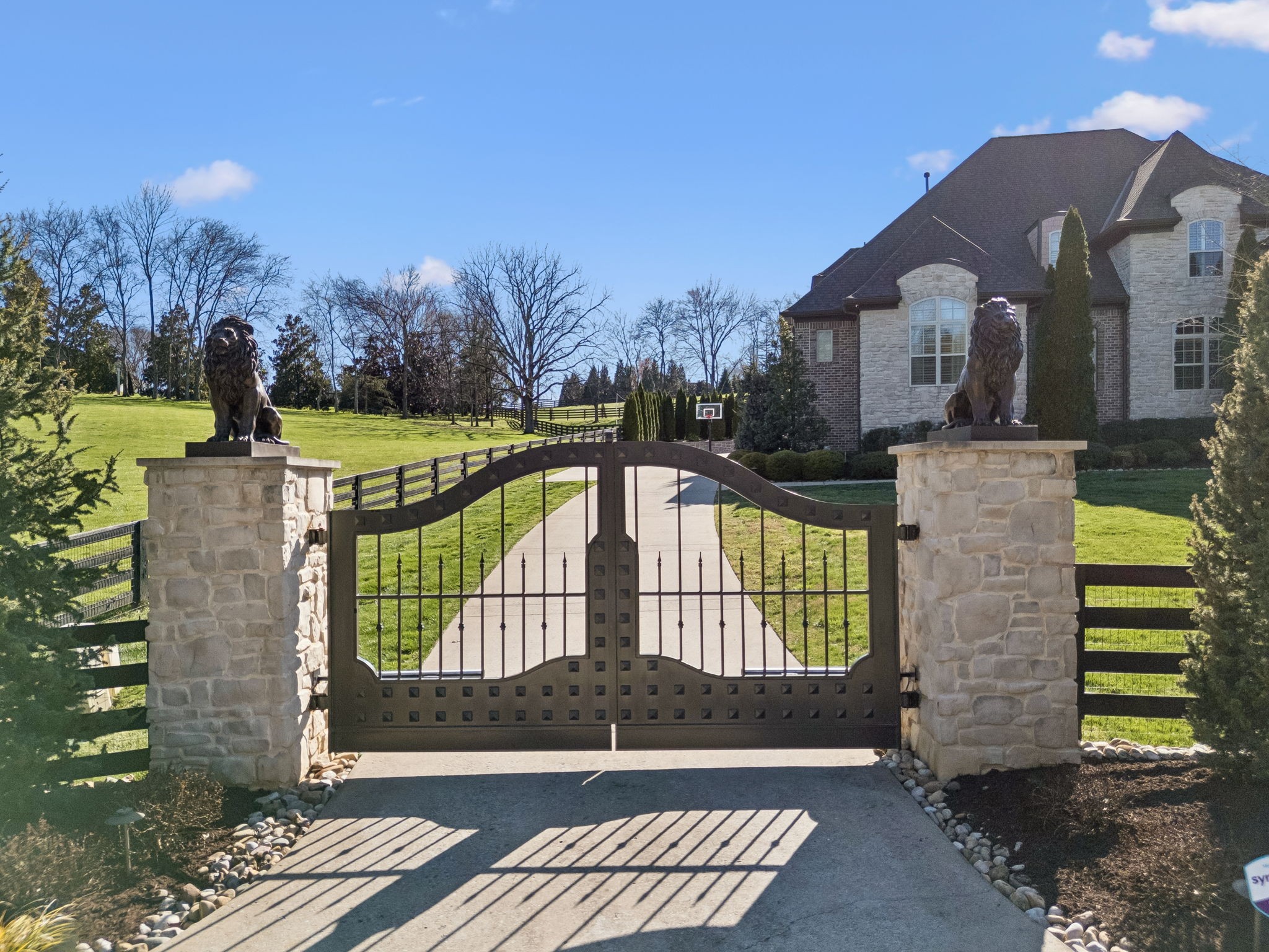 7201 Prairie Falcon Dr