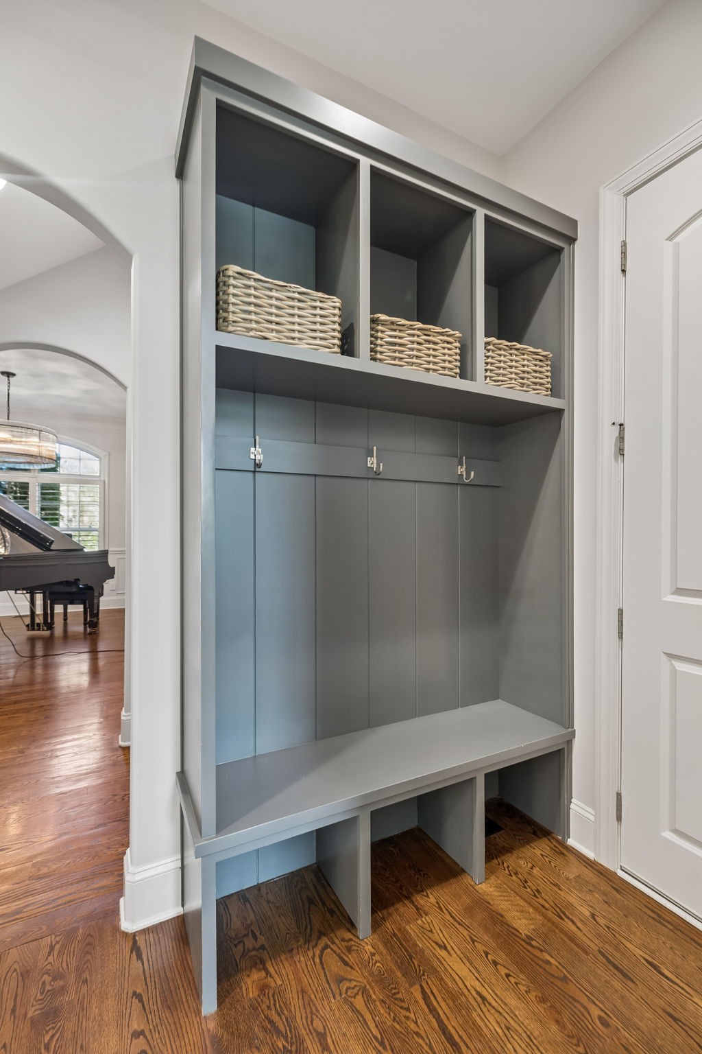 7201 Prairie Falcon Dr