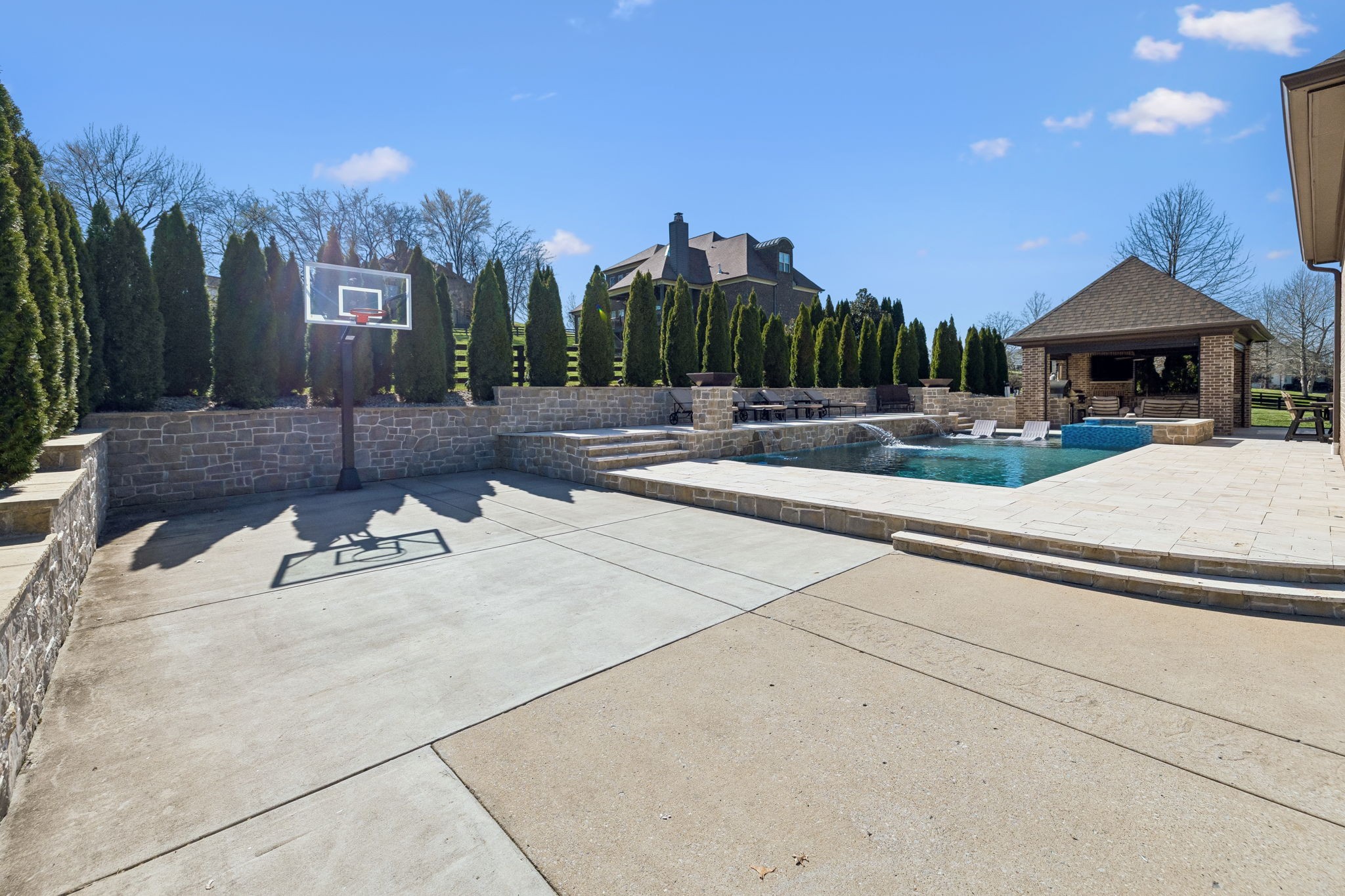 7201 Prairie Falcon Dr